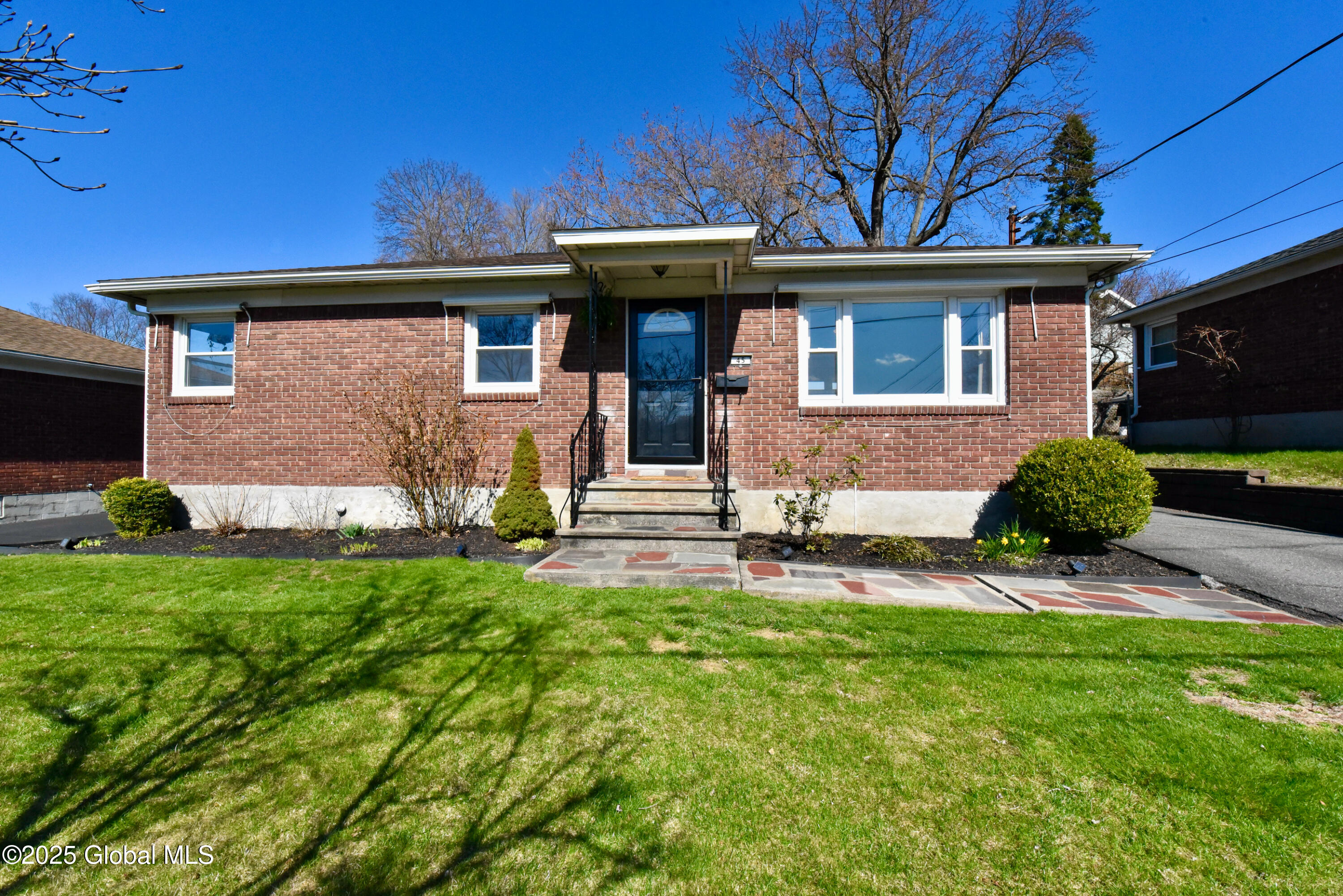 45 Adirondack Street, Albany, New York image 2