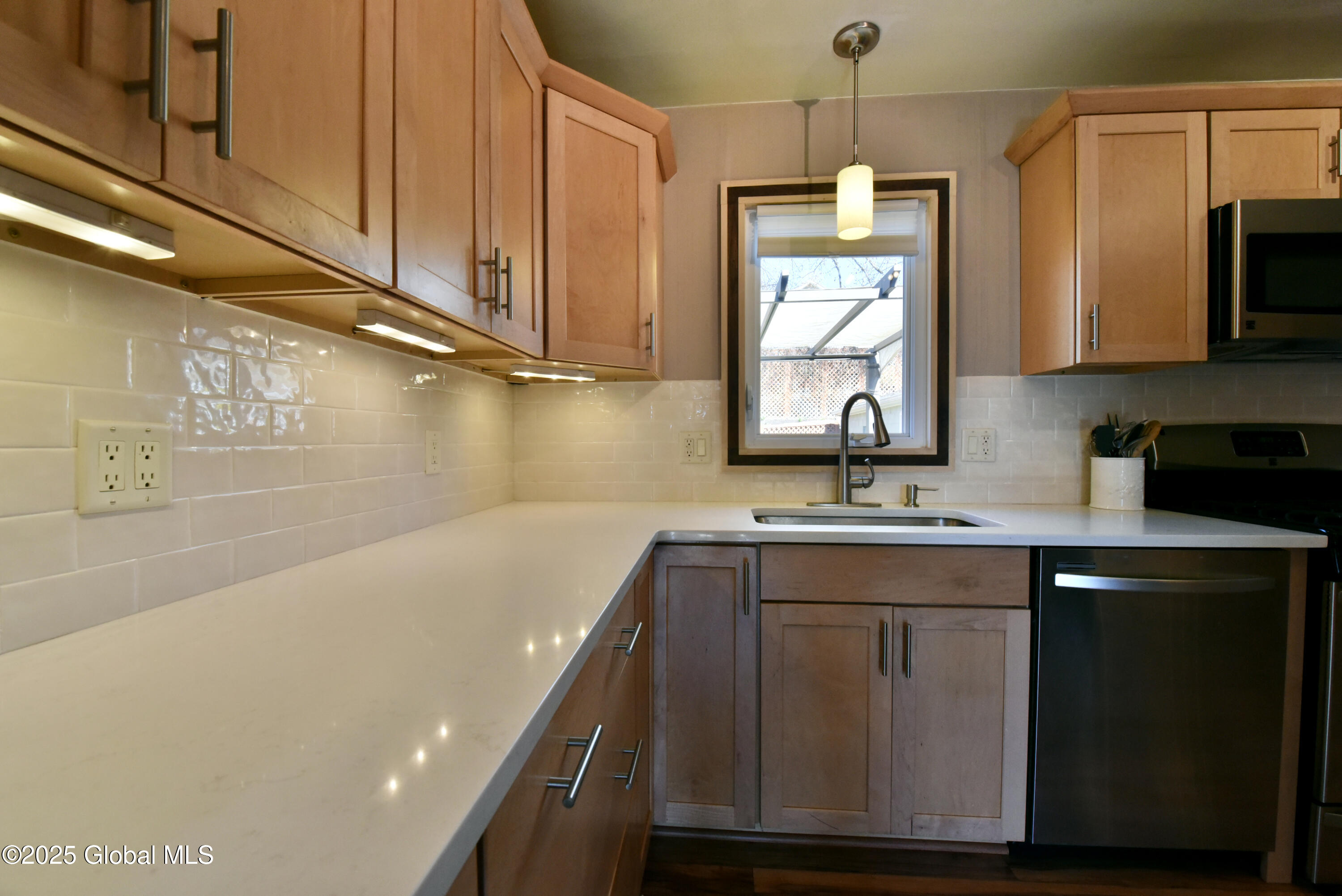 45 Adirondack Street, Albany, New York image 24