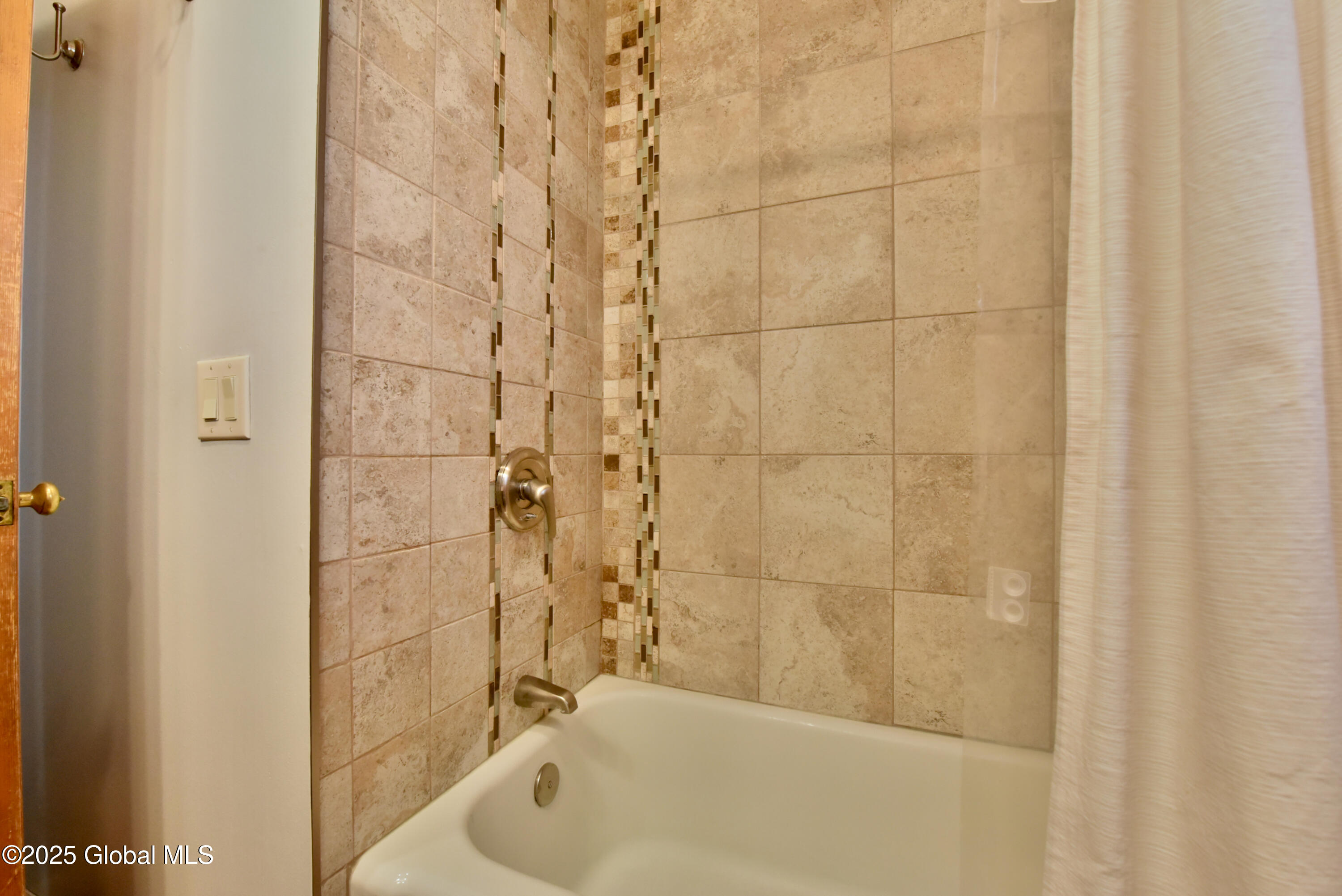 45 Adirondack Street, Albany, New York image 31