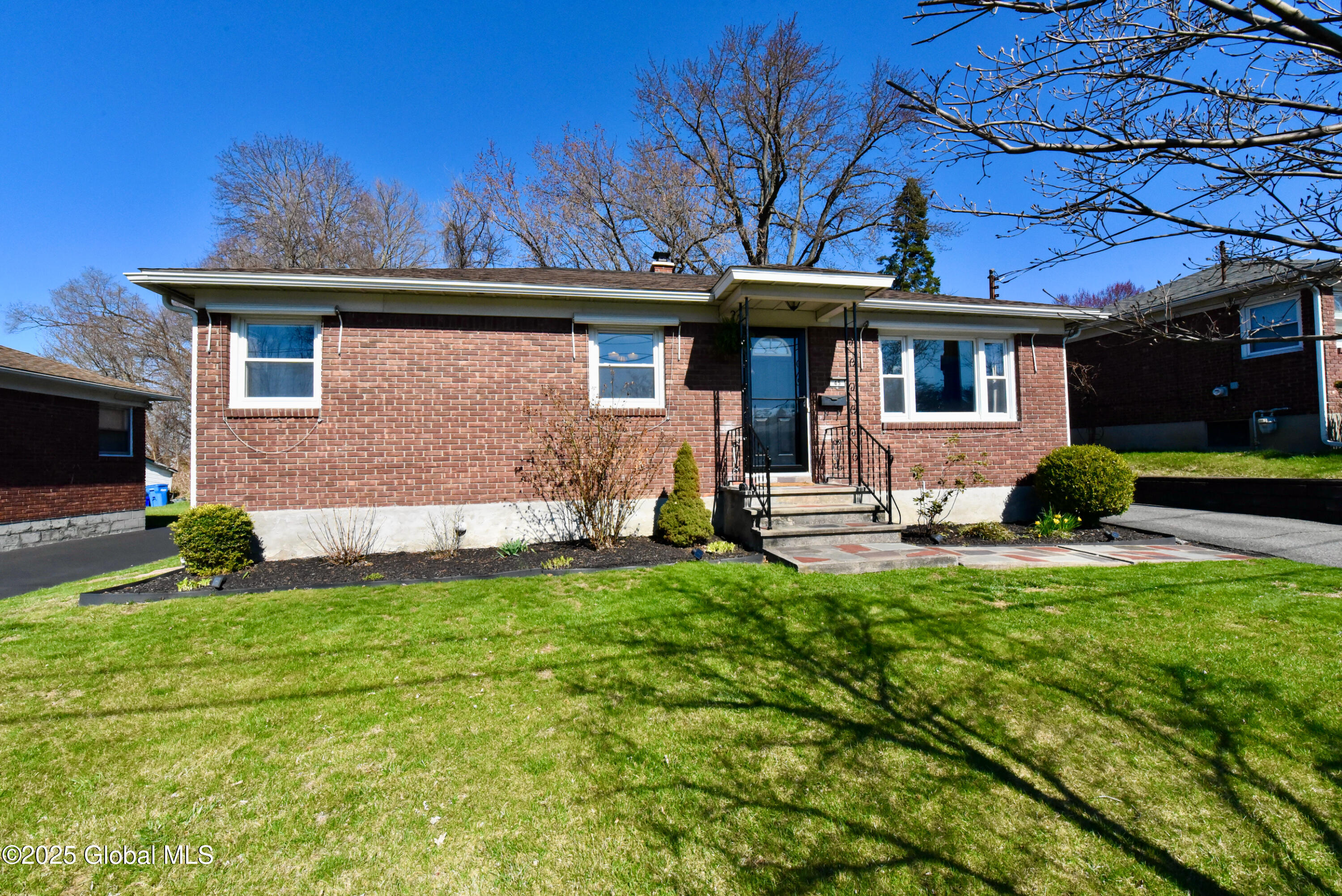 45 Adirondack Street, Albany, New York image 3