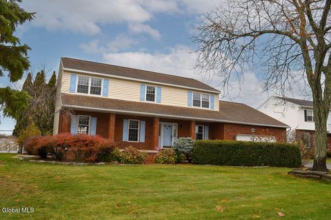 Photo of 15 Delta Boulevard, Colonie, NY 12047 (MLS # 202529374)