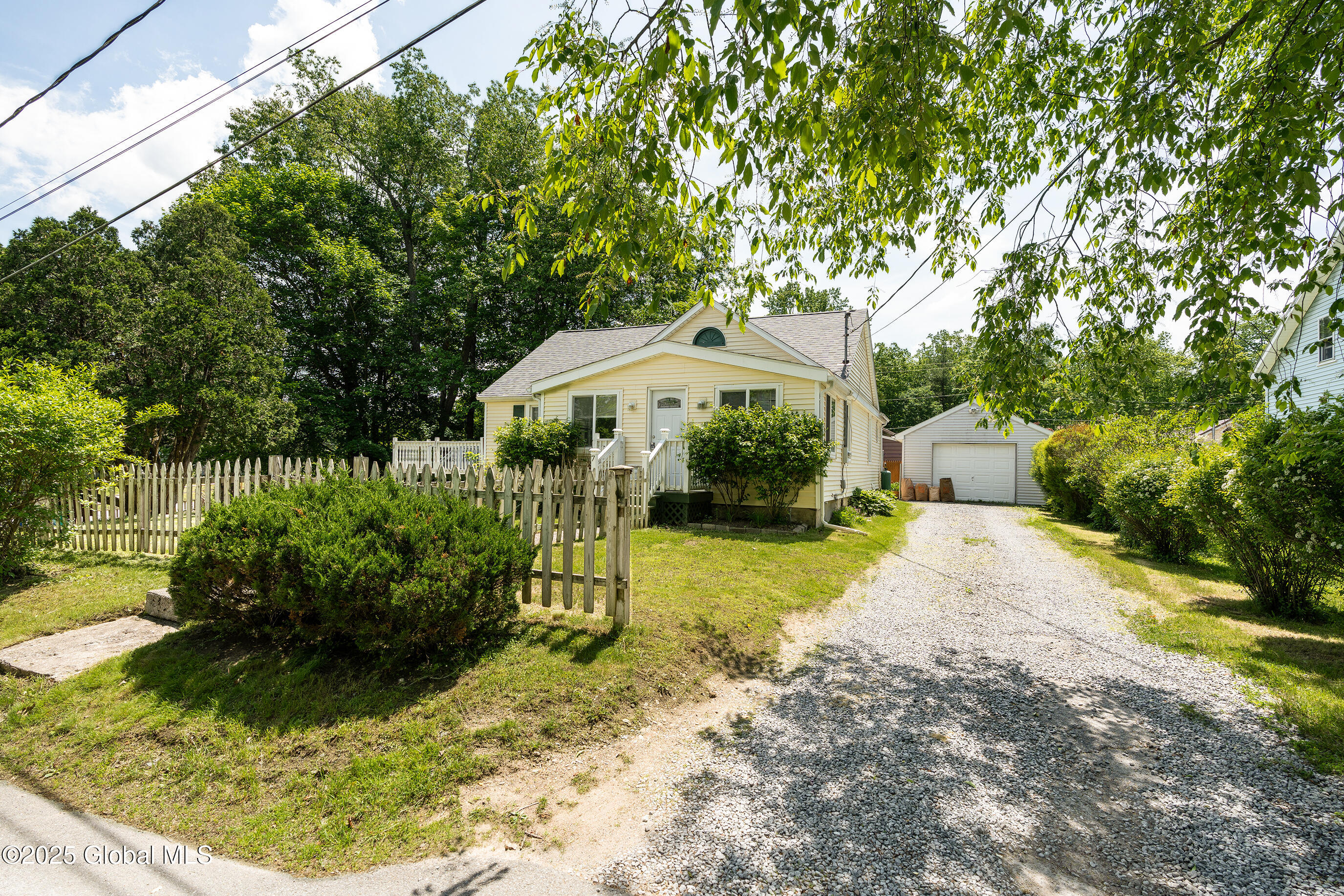 7 Fairfield Road, Averill Park, New York image 3