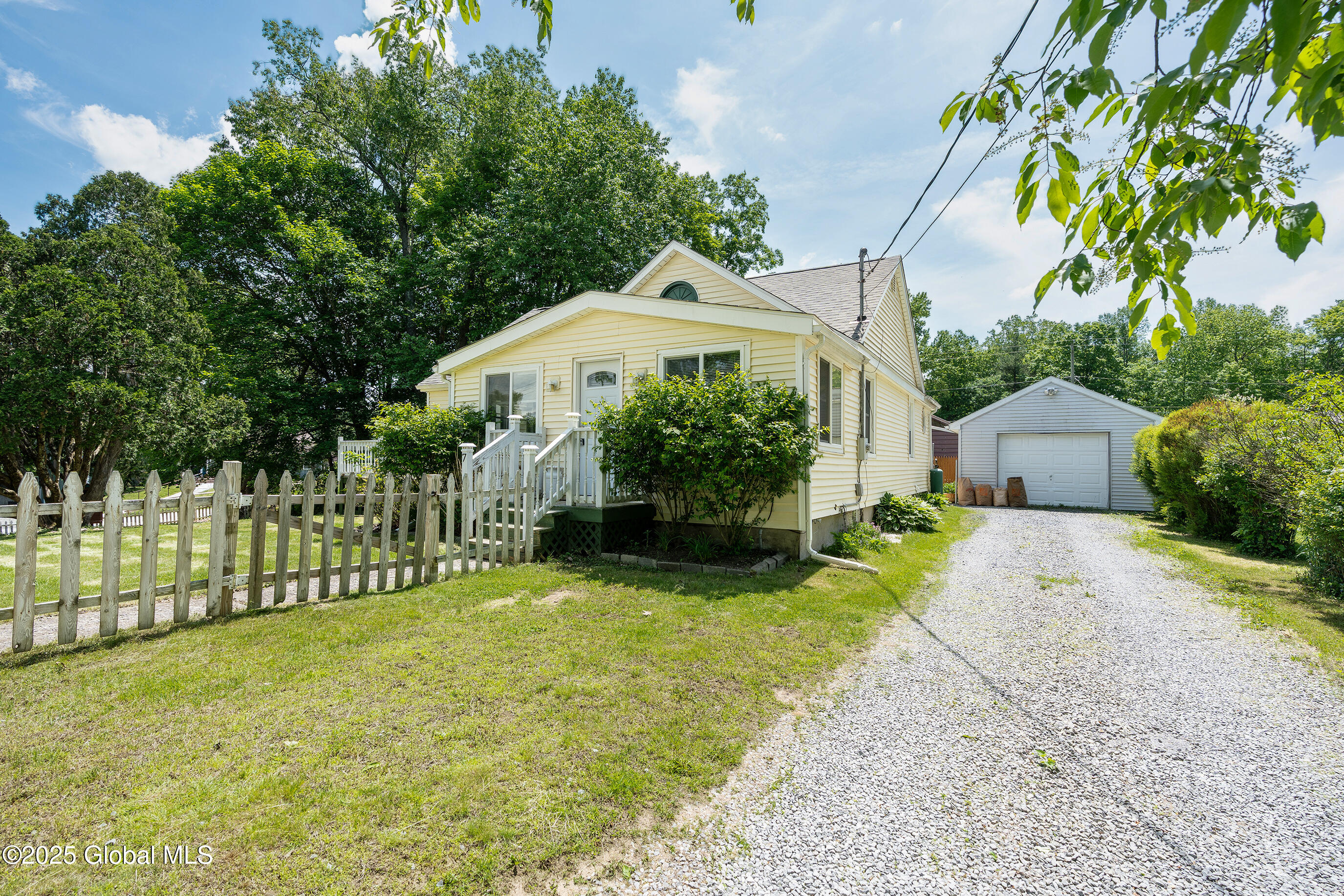 7 Fairfield Road, Averill Park, New York image 2