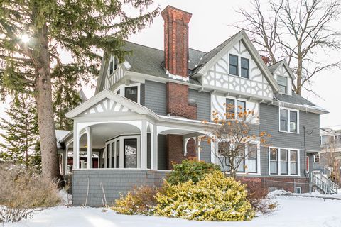 Photo of 2 S Pine Avenue, Albany, NY 12208 (MLS # 202530311)