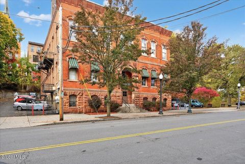 Photo of 206 N Pearl Street #204, Albany, NY 12207 (MLS # 202528876)