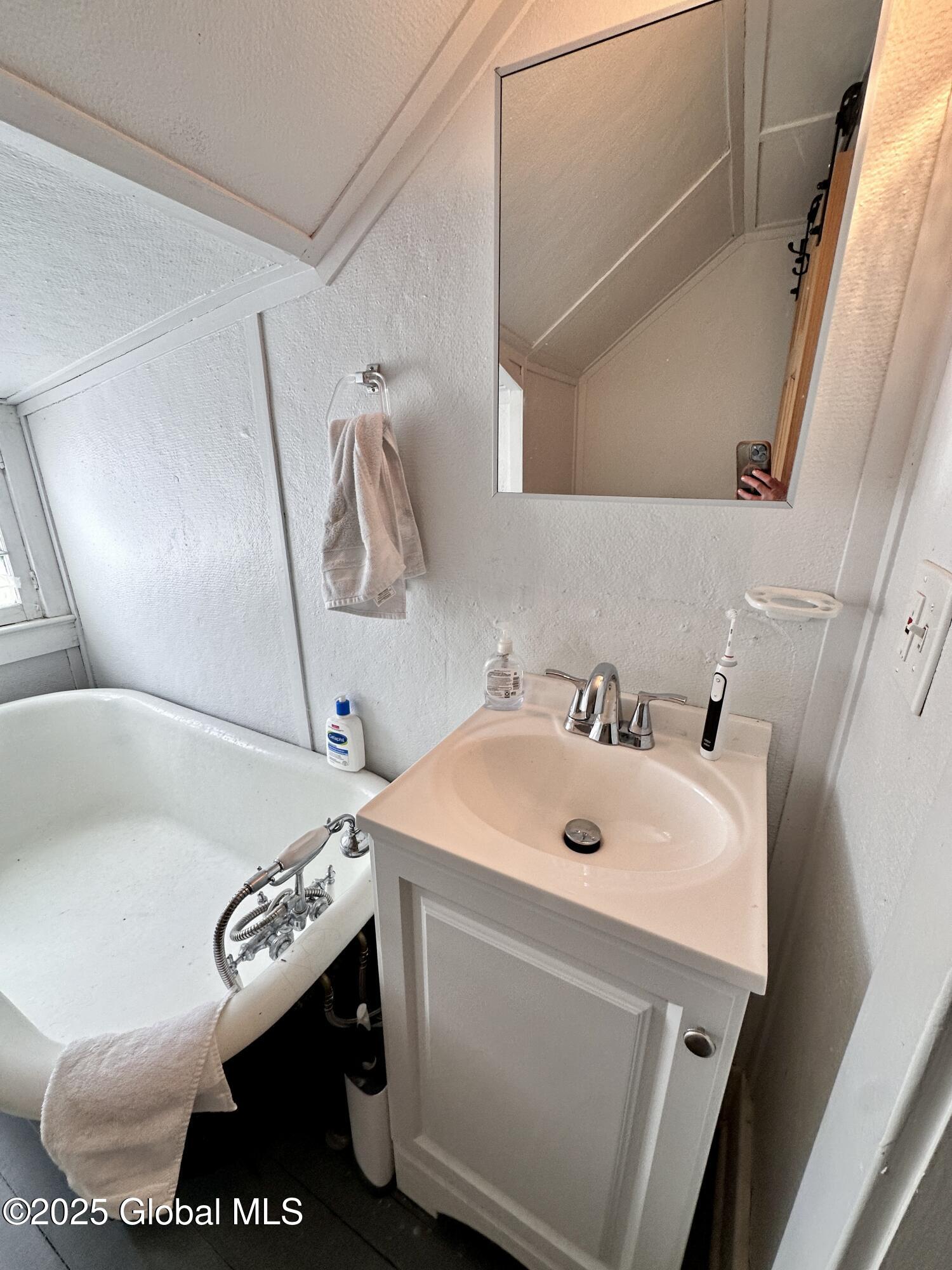 72 Pawling Avenue, Troy, New York image 38