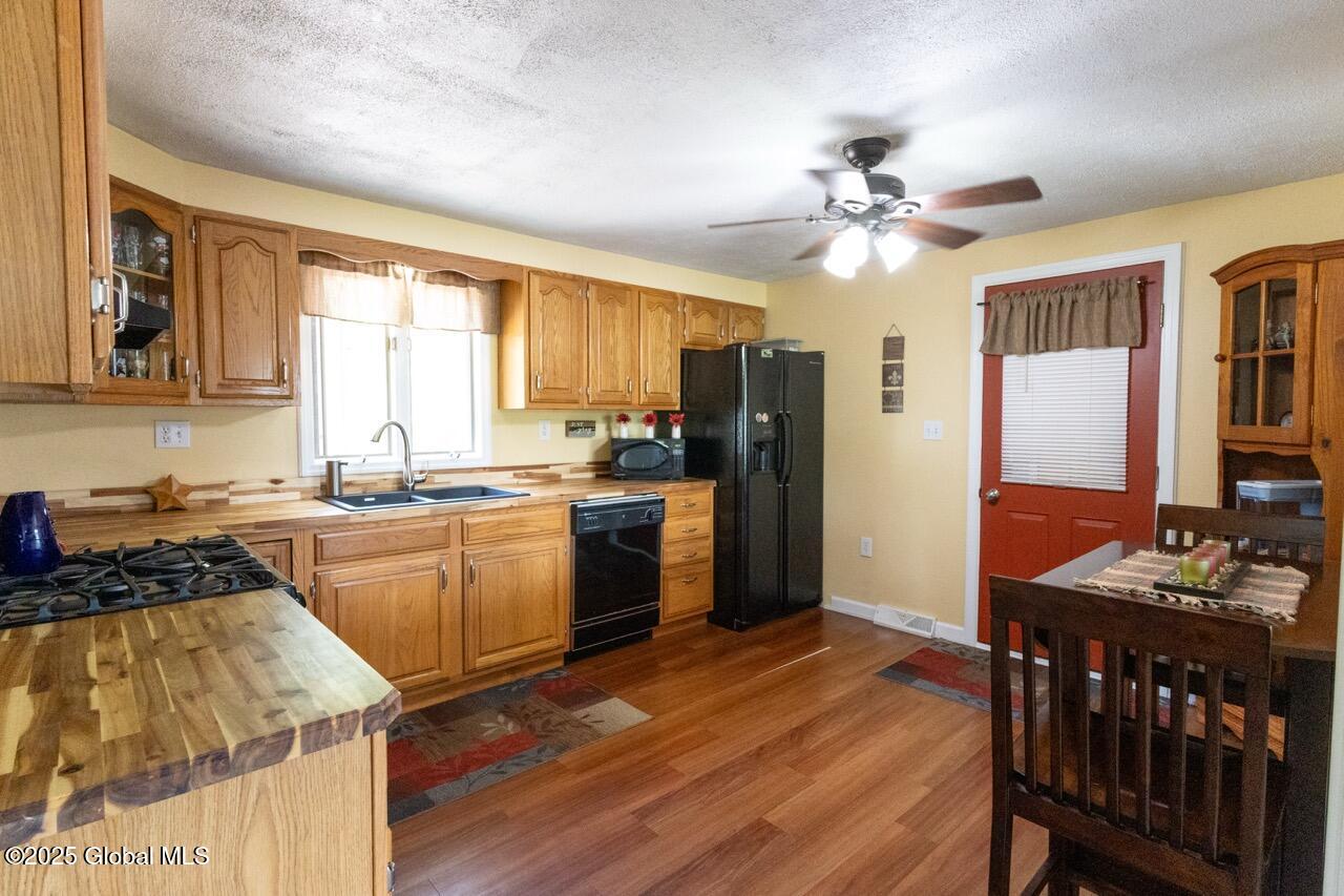 9 Wintergreen Road, Queensbury, New York image 3