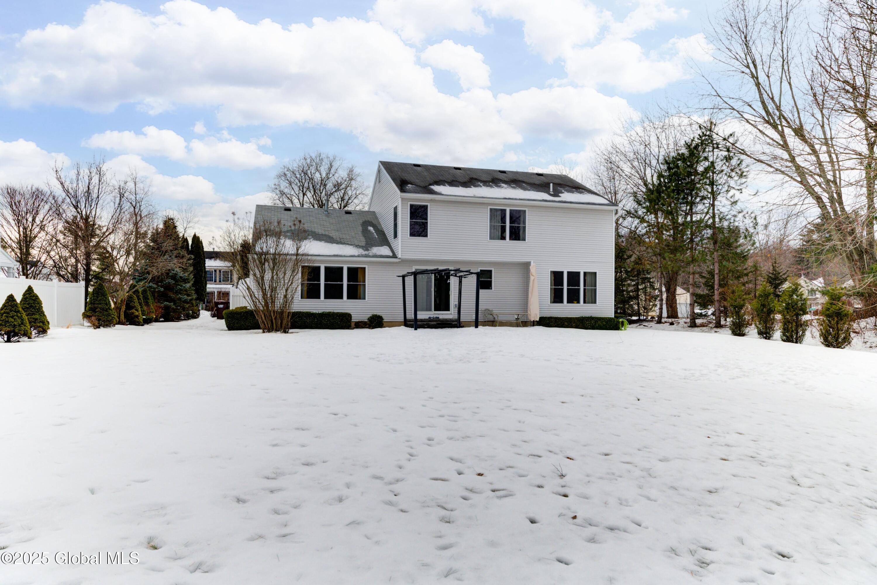 12 Crescent Creek Way, Selkirk, New York image 5
