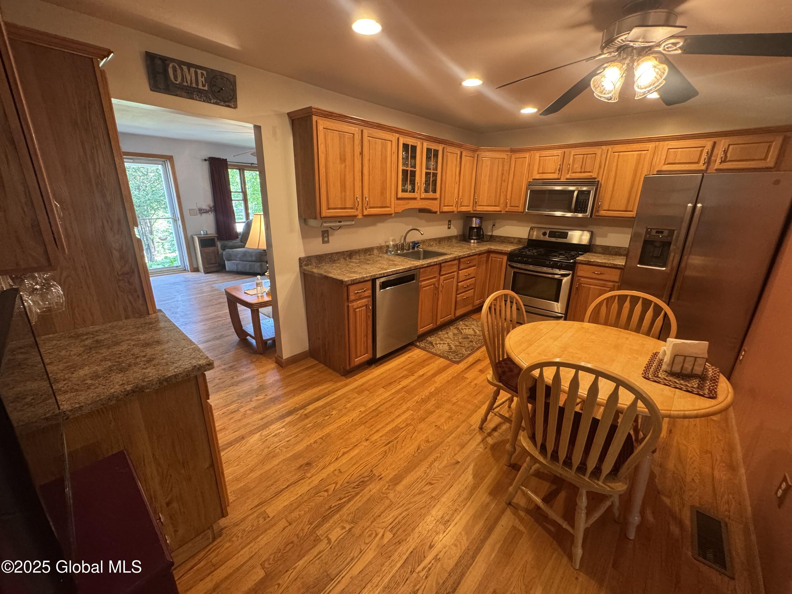 9393 Ny-66, Wynantskill, New York image 5