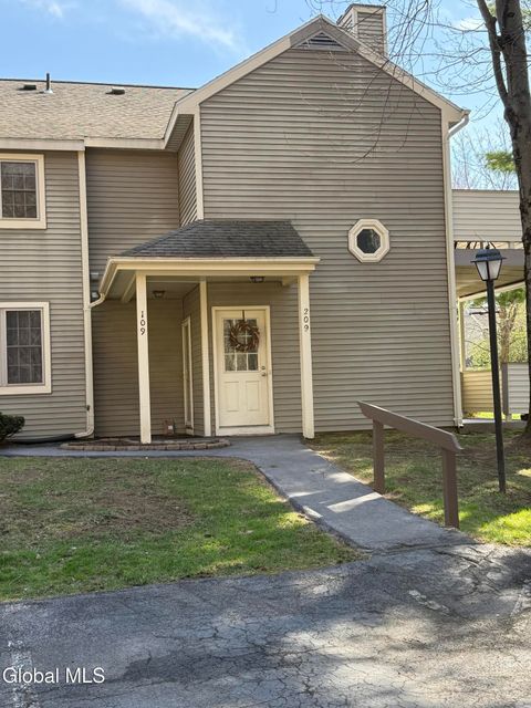 Apartment For Rent - 209 Monmouth Way<br/> Clifton Park, NY 12065