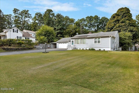 Homes For Sale - 135 Gordon Road<br/> Schenectady, NY 12306