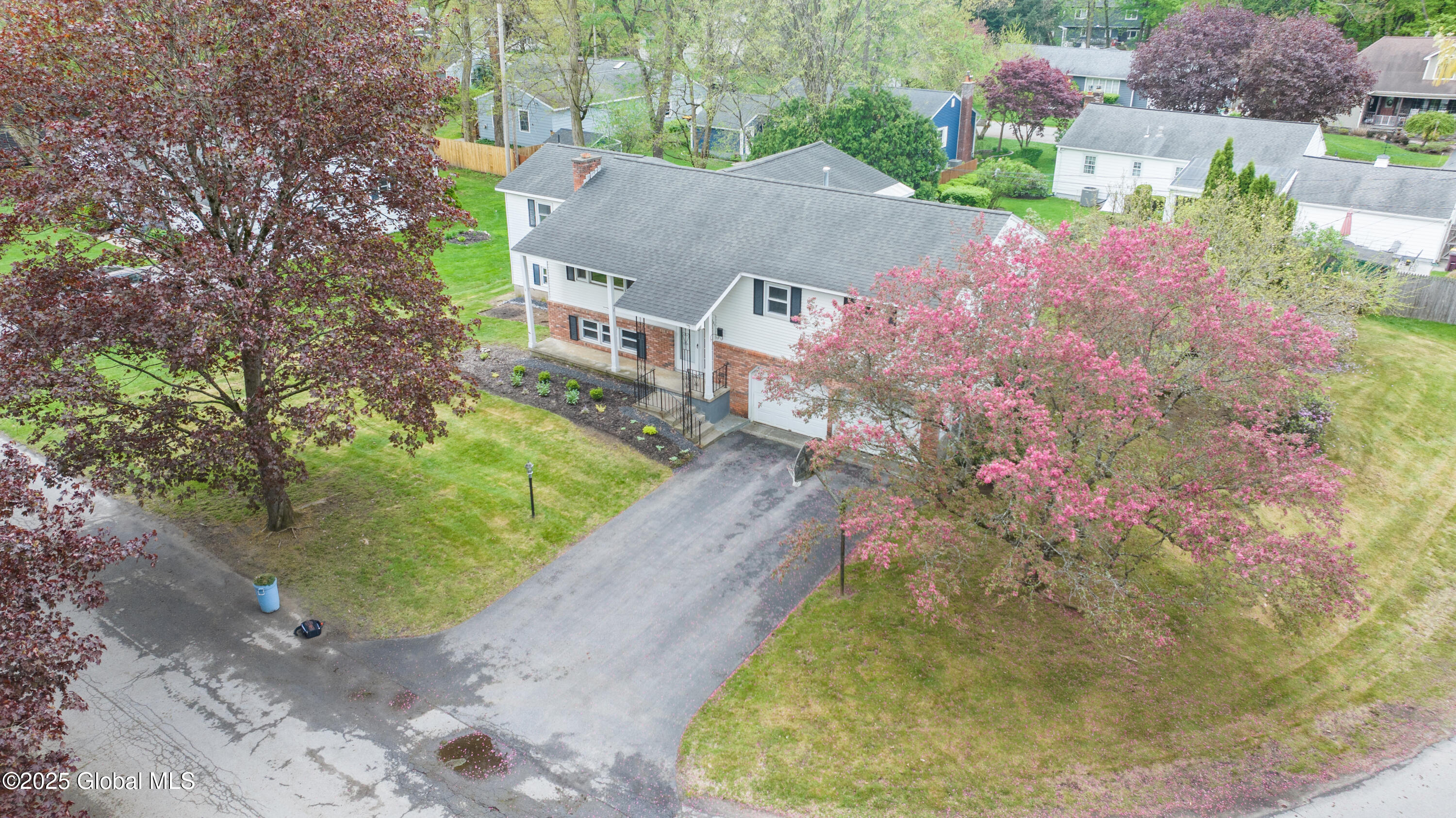 27 Patricia Lane, Saratoga Springs, New York image 3