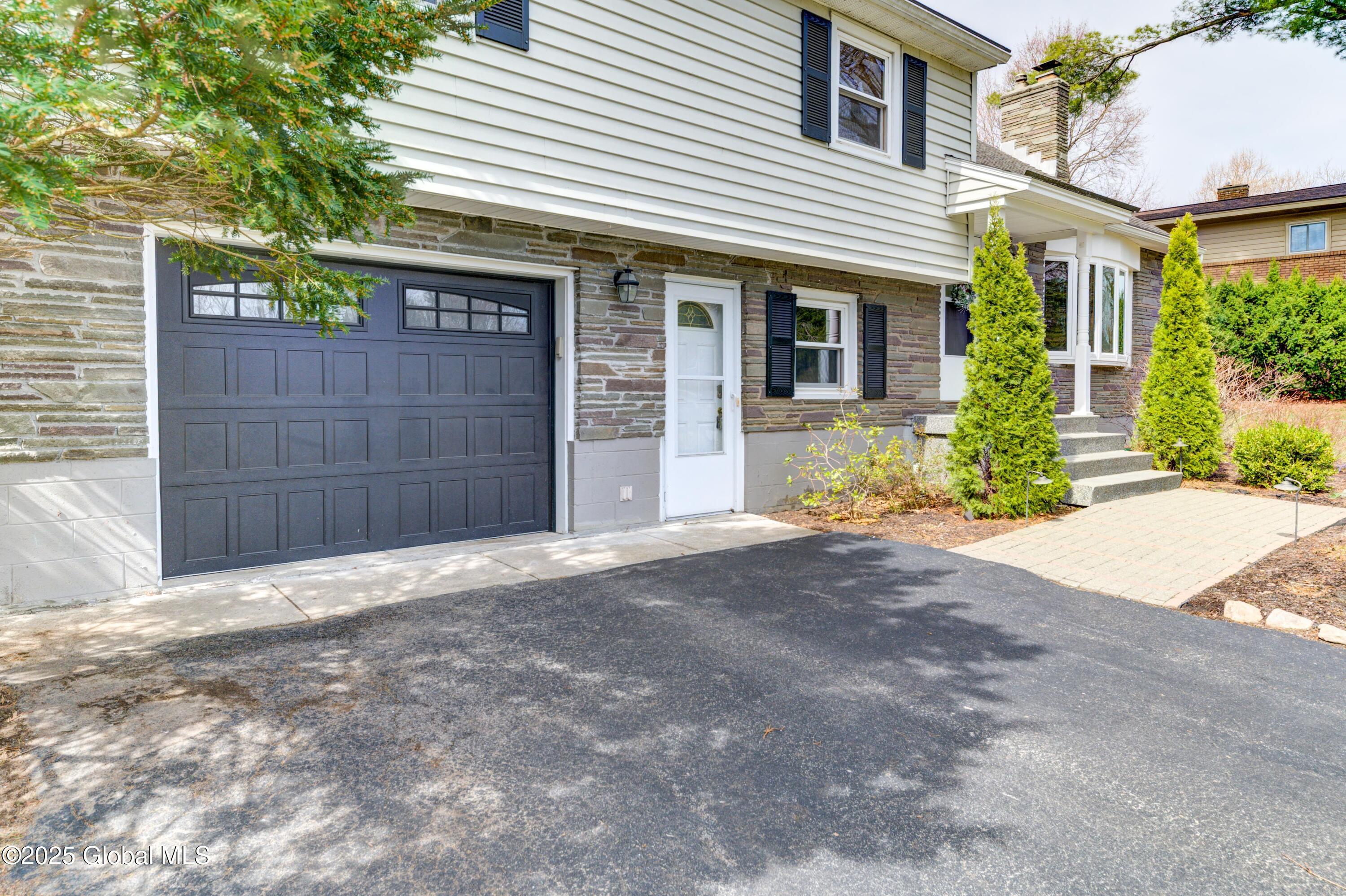 2512 Whamer Lane, Niskayuna, New York image 3