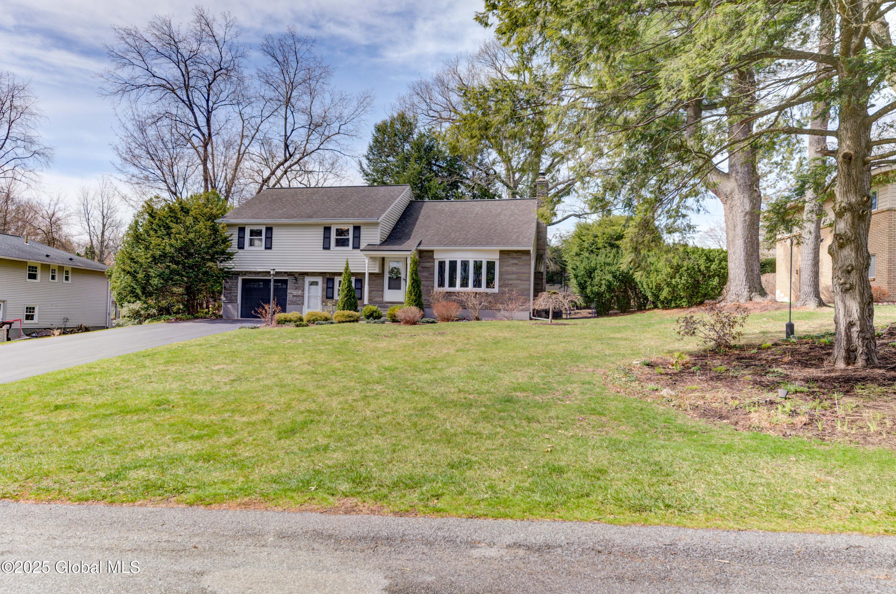 2512 Whamer Lane, Niskayuna, New York image 2