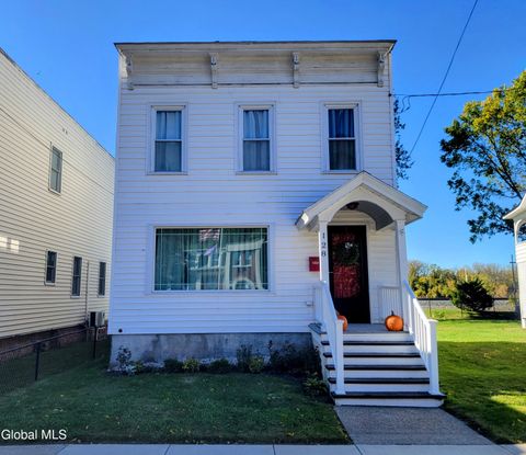 Photo of 128 S Main Street, Castleton On Hudson, NY 12033 (MLS # 202527924)