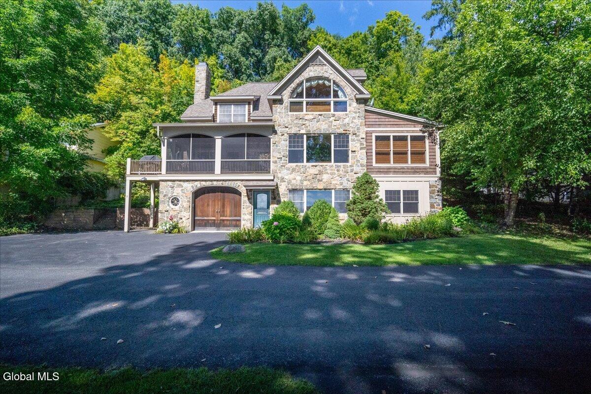 11 Manning Cove Road
