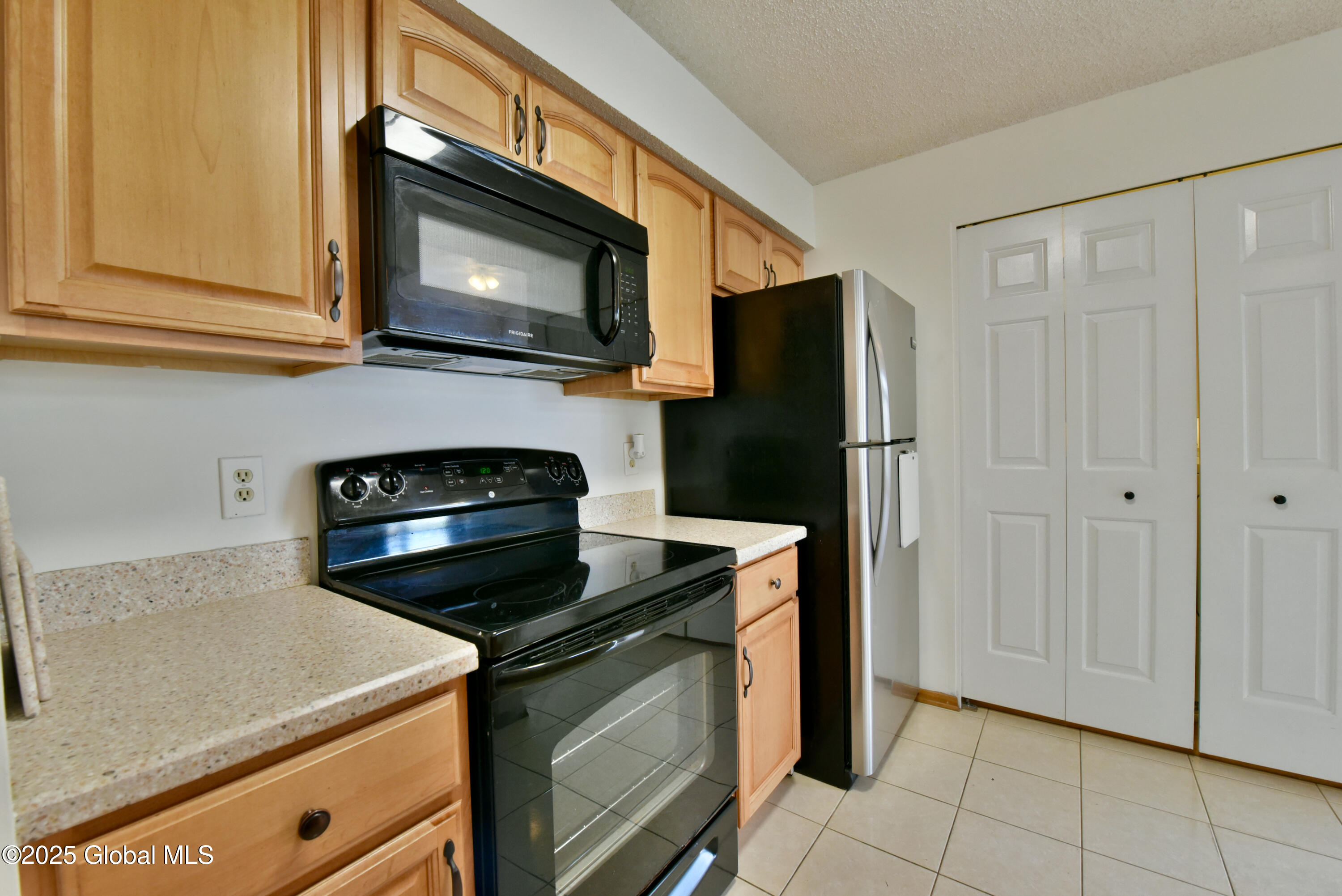 1024 Hampton Place Boulevard, Troy, New York image 15