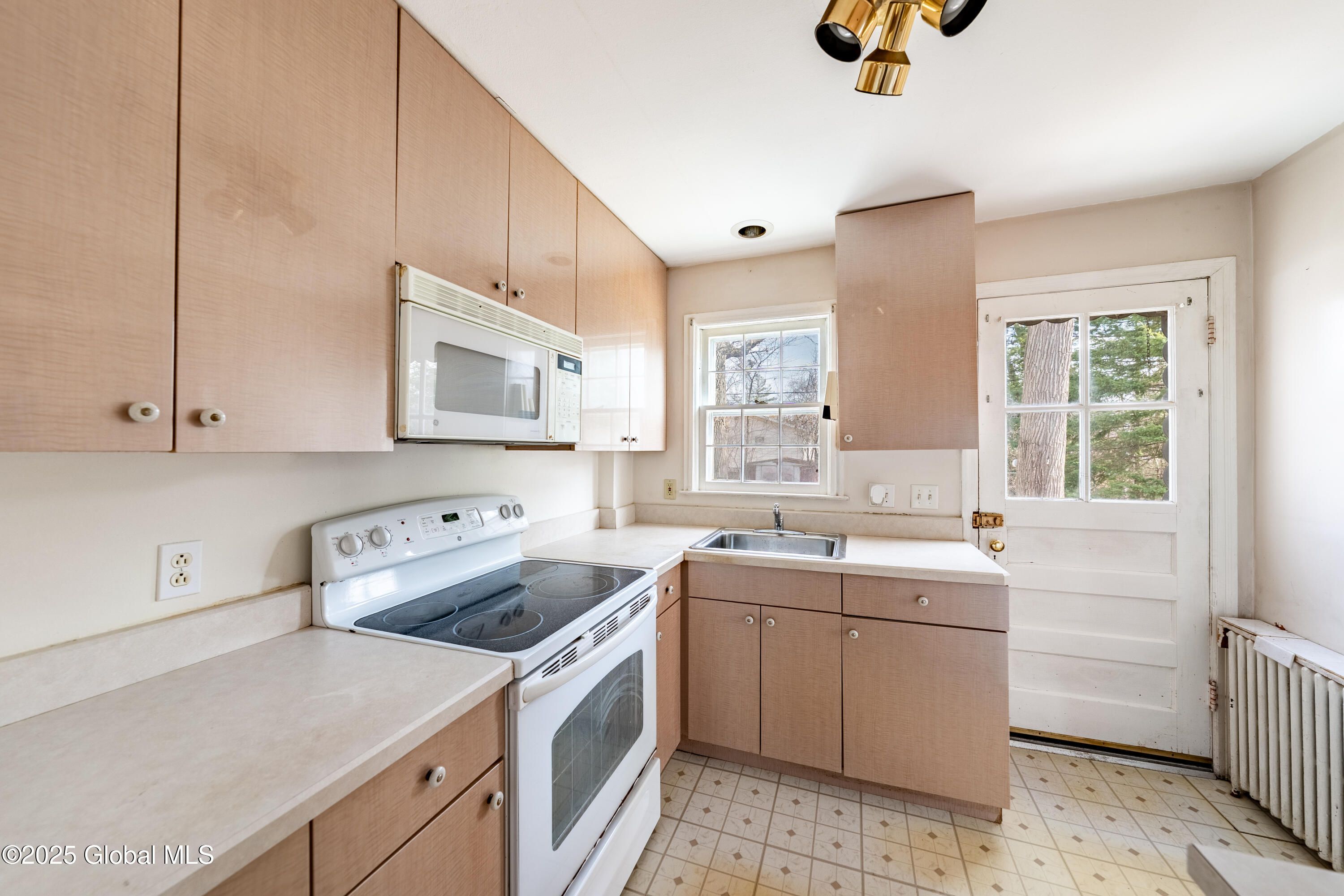 17 John David Lane, Albany, New York image 8