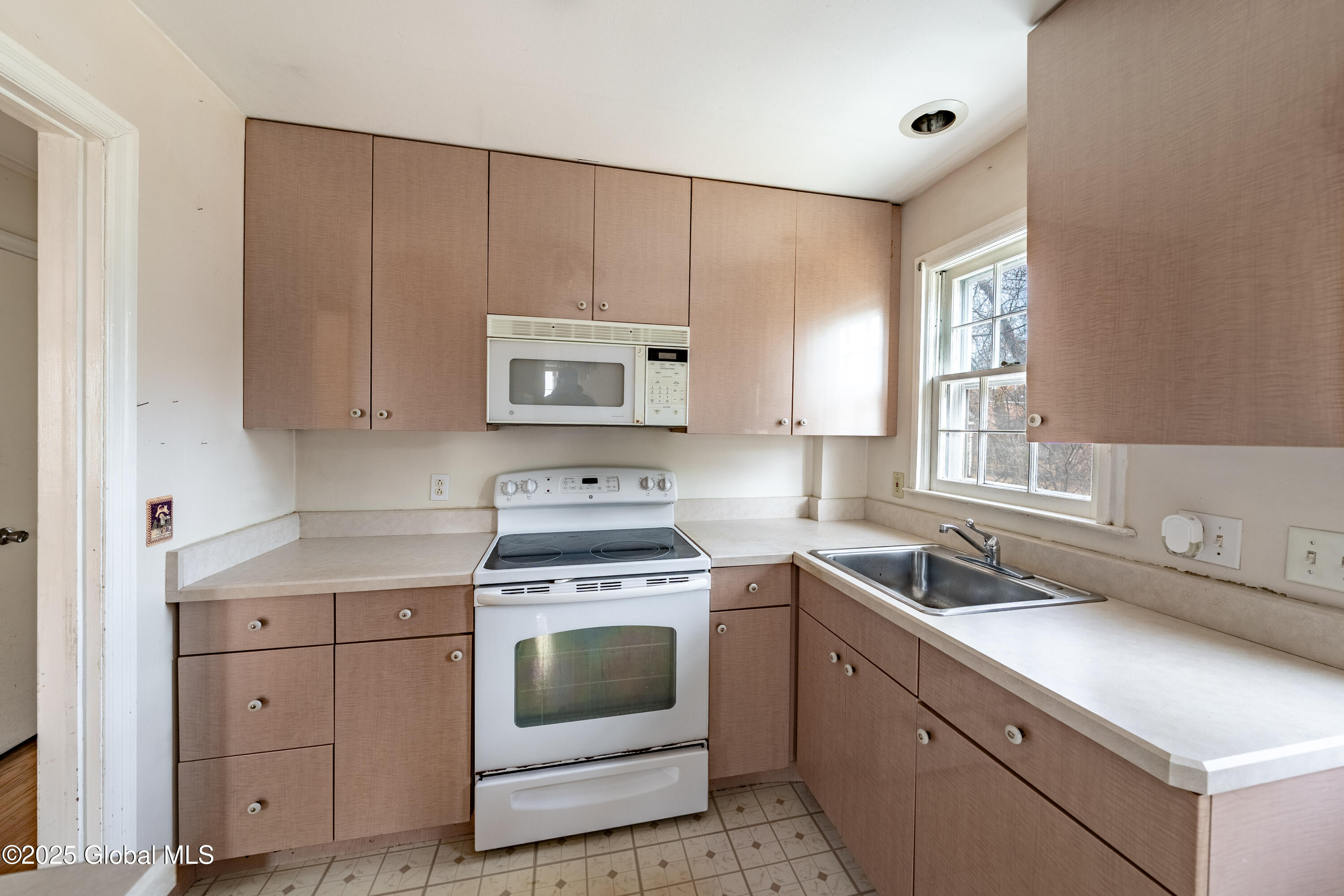 17 John David Lane, Albany, New York image 7