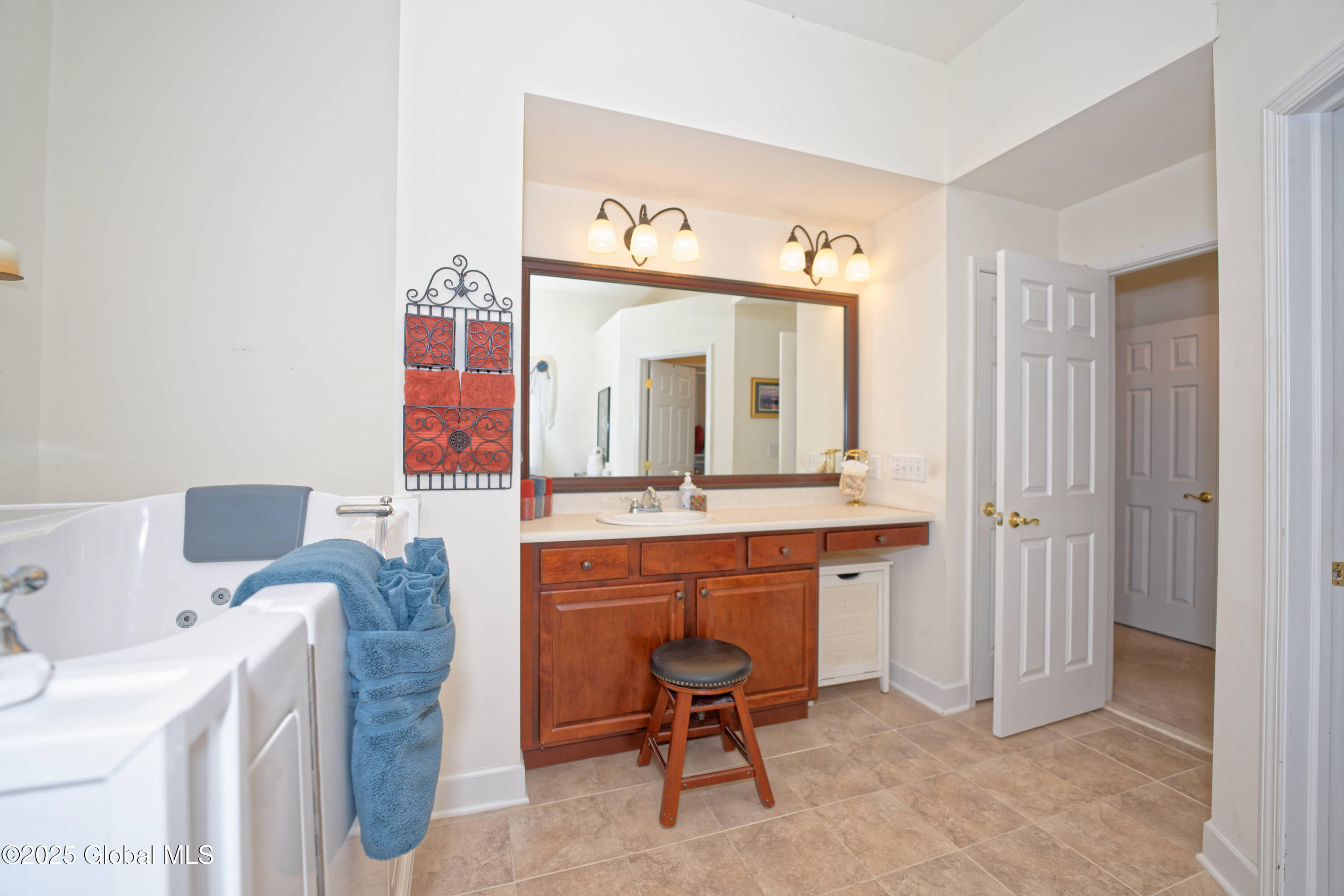 18 Gladstone Circle, Mechanicville, New York image 37