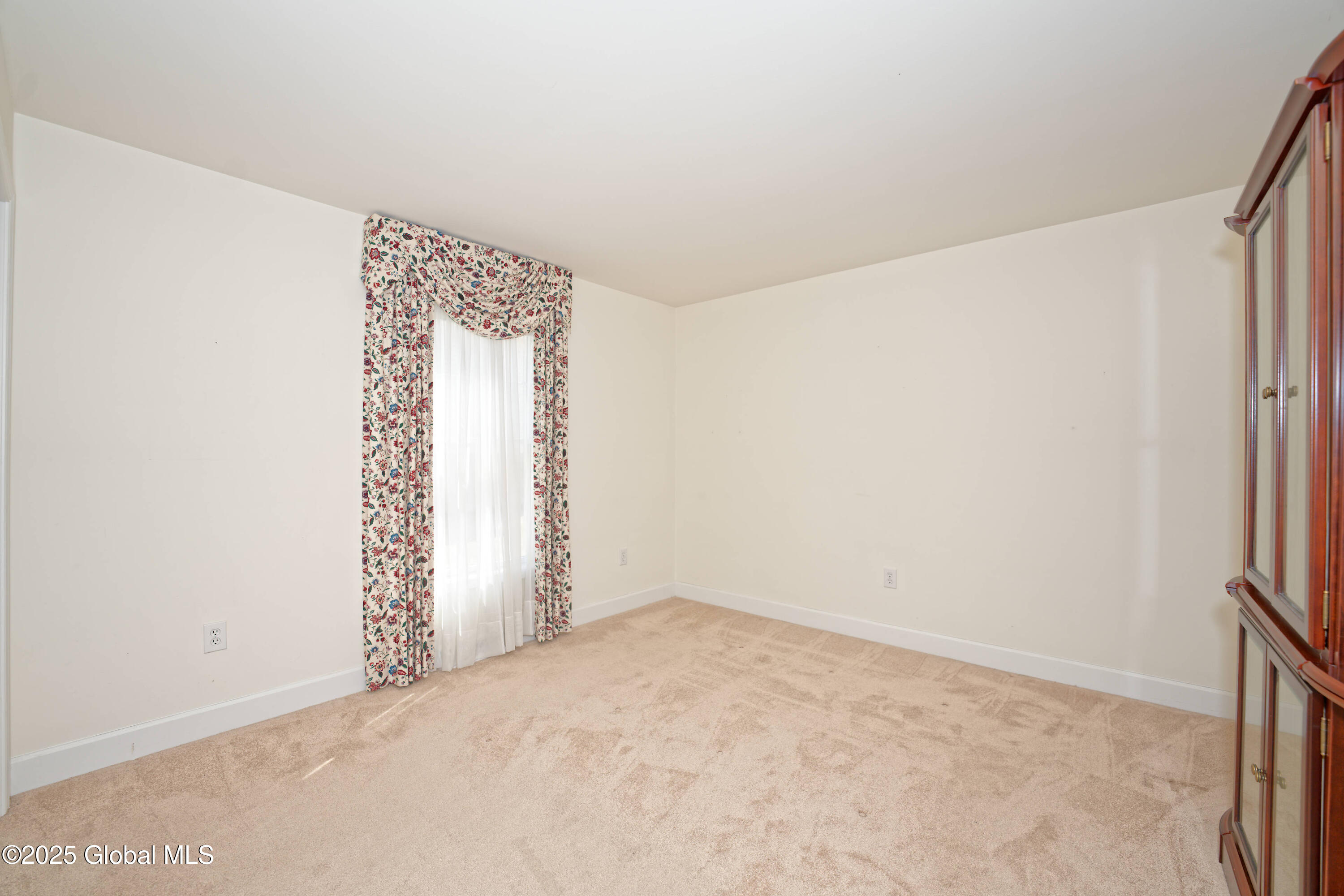 18 Gladstone Circle, Mechanicville, New York image 39