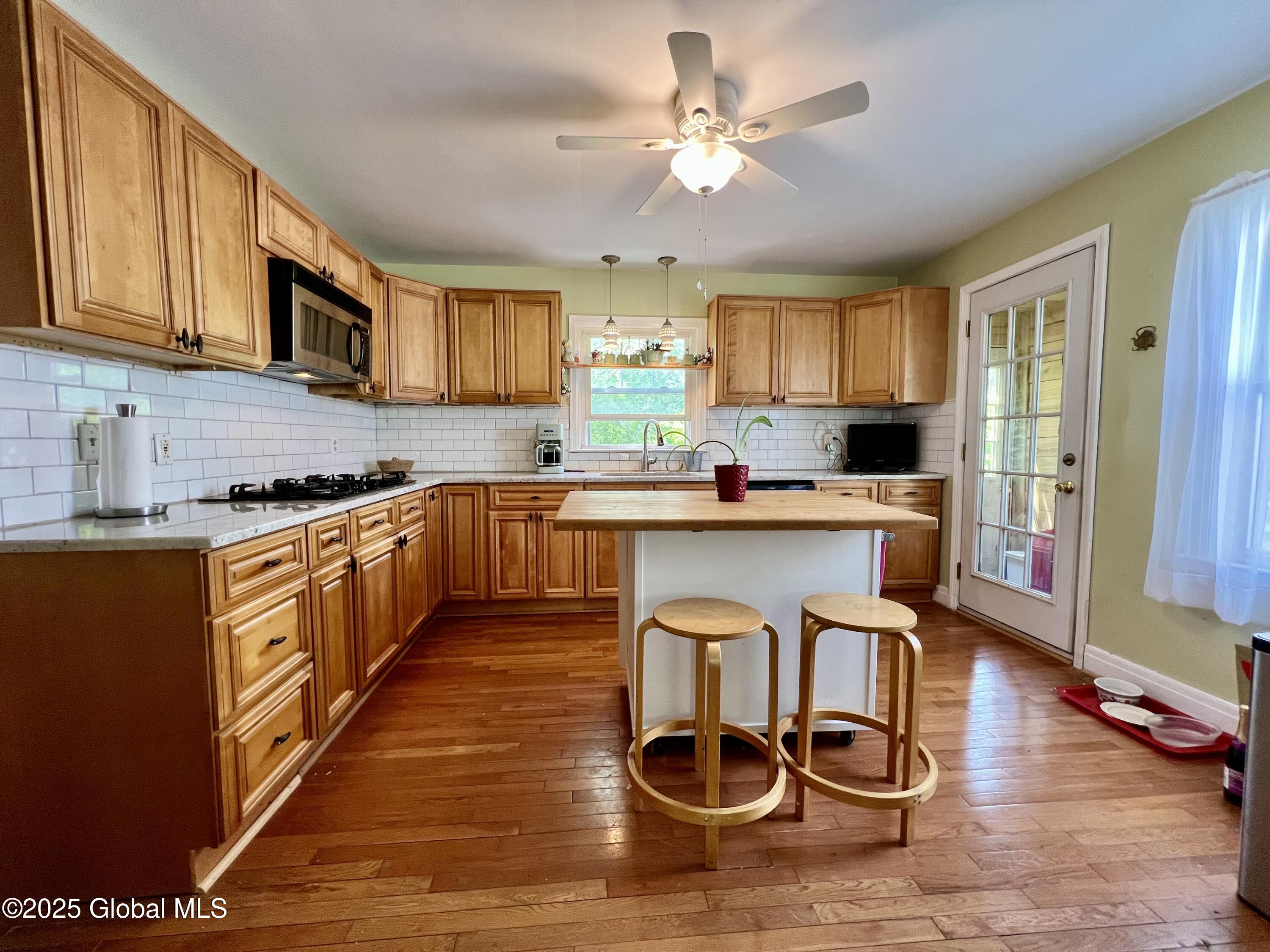 86 Glendale Road, Latham, New York image 5