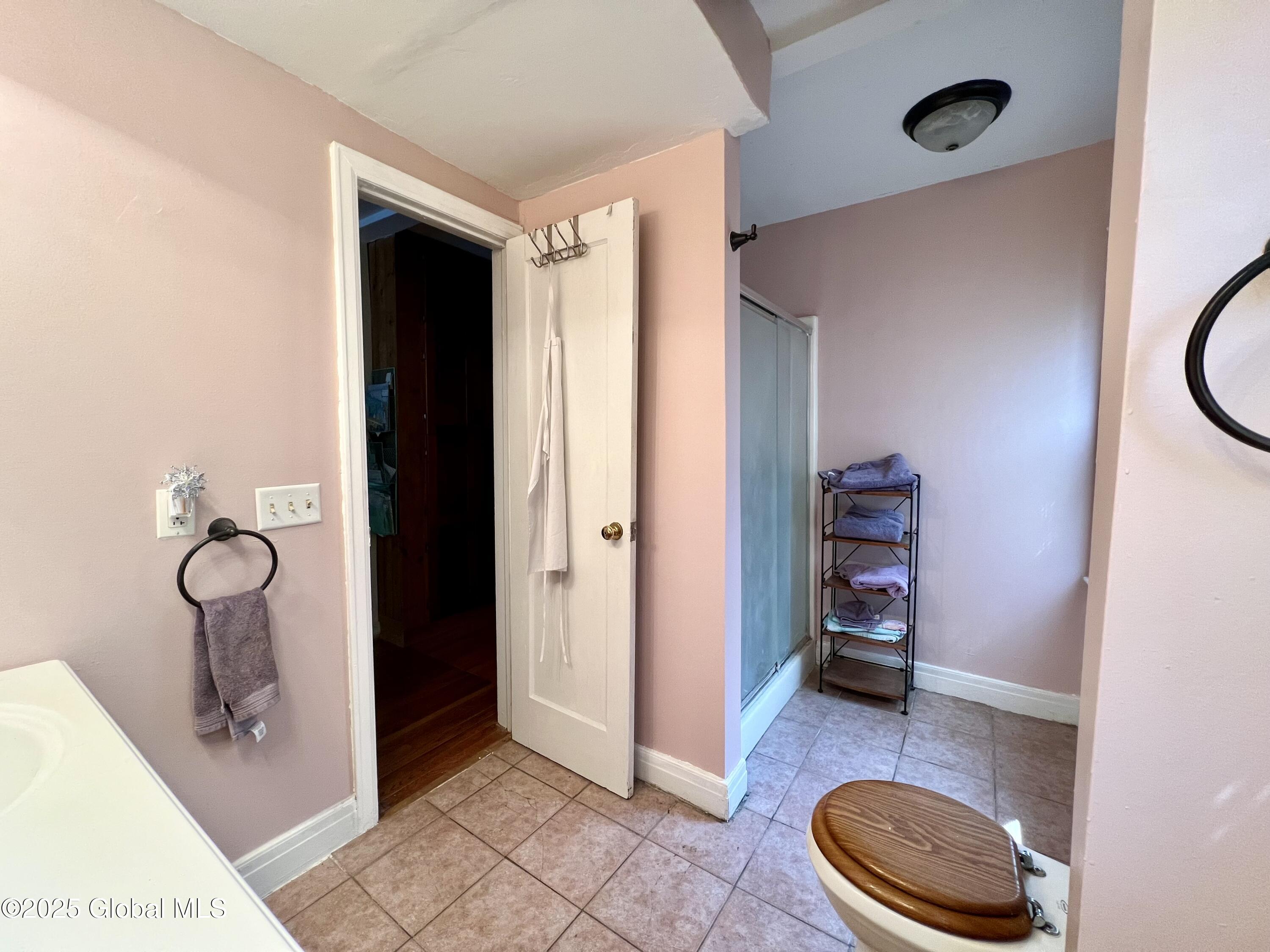 86 Glendale Road, Latham, New York image 9