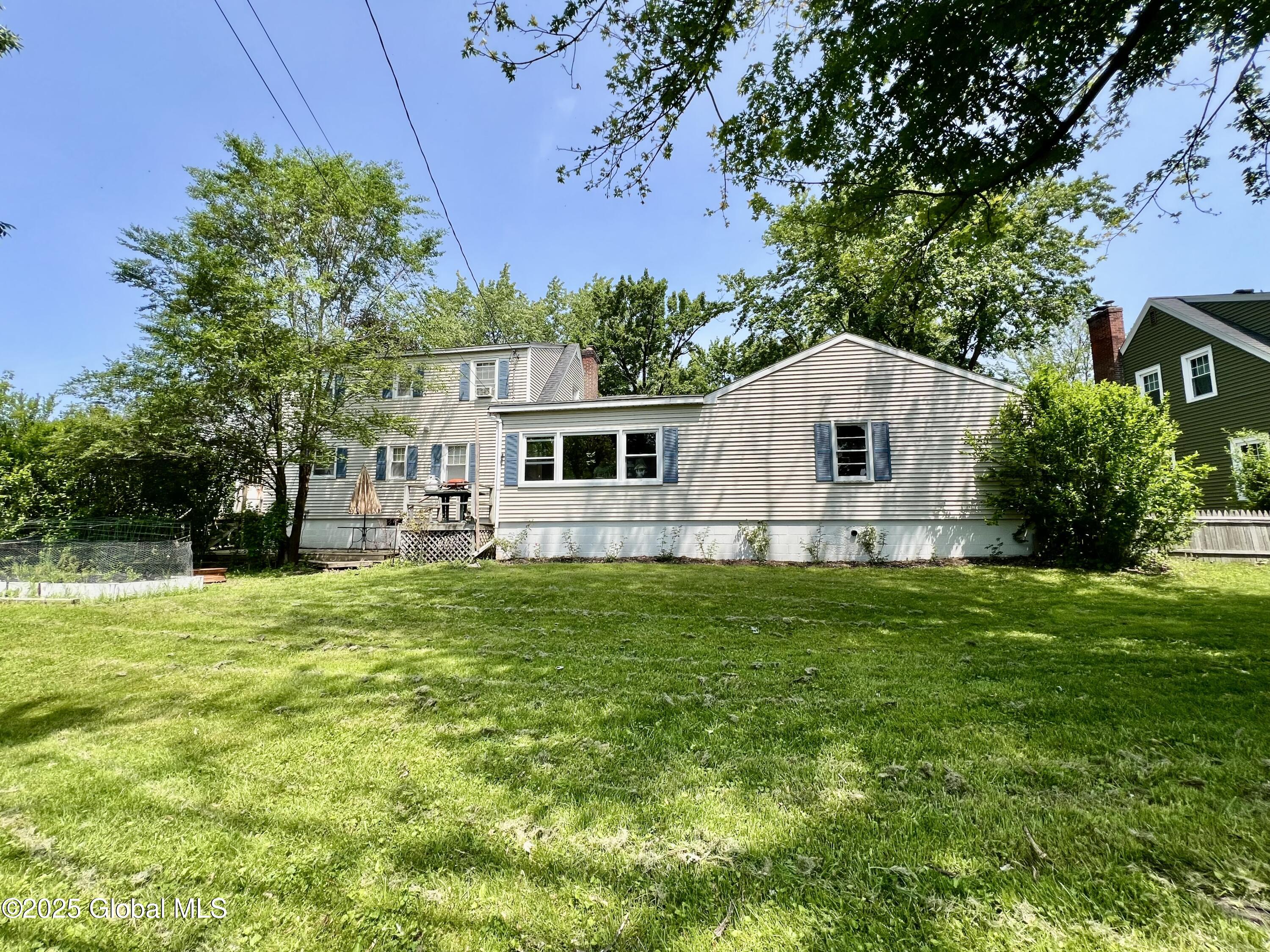 86 Glendale Road, Latham, New York image 2