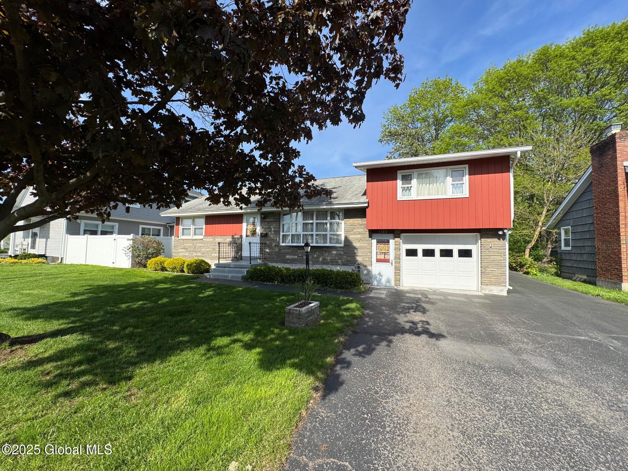 1385 Fern Avenue, Schenectady, New York image 3