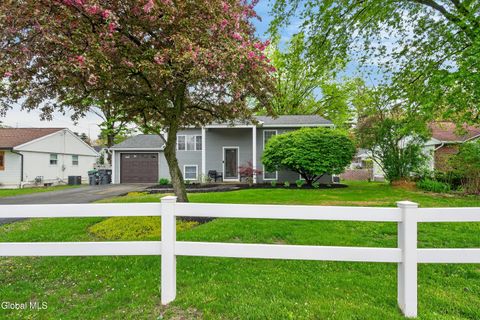 Homes For Sale - 190 Ballston Avenue<br/> Saratoga County, Saratoga Springs, NY 12866