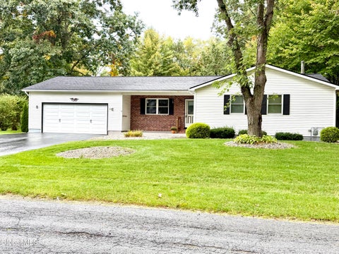 Homes For Sale - 10 Pheasant Walk Walk<br/> Queensbury, NY 12804