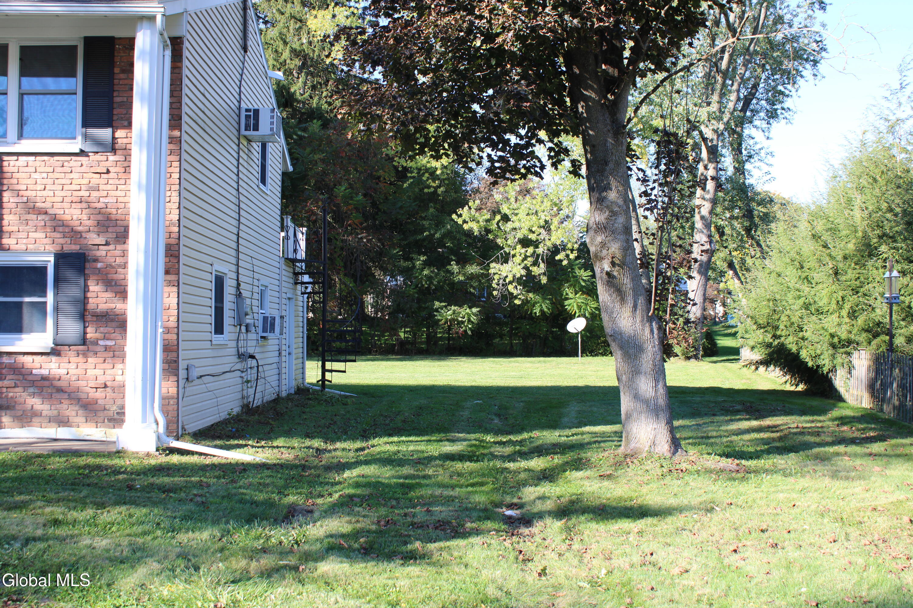 4 Greenway Drive