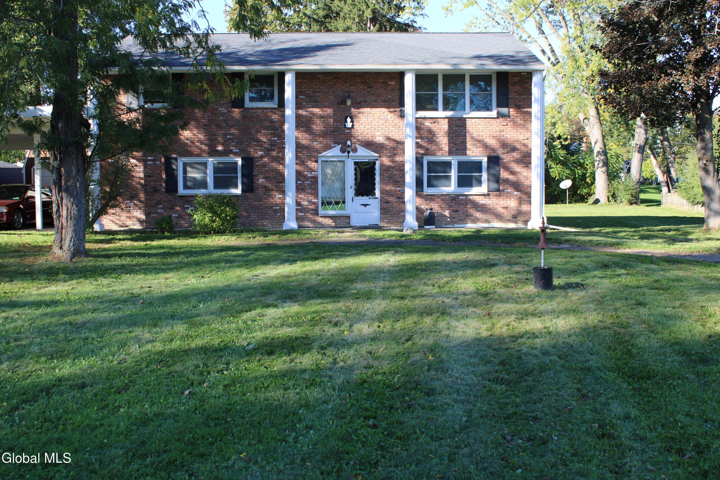 4 Greenway Drive