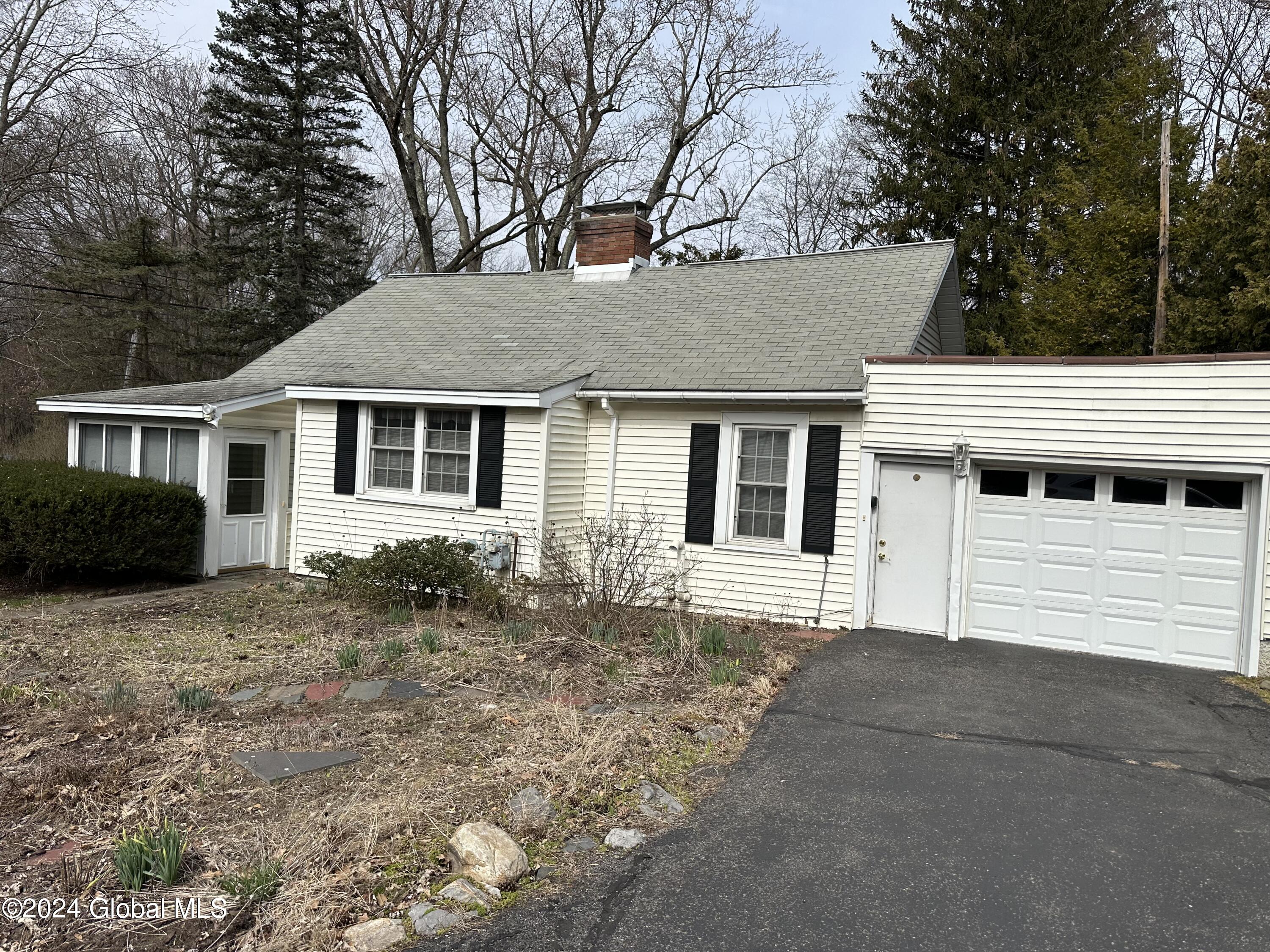 183 Old Niskayuna Road, Latham, New York image 1