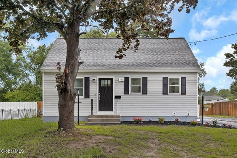 Photo of 40 Killean Park, Colonie, NY 12205 (MLS # 202622953)