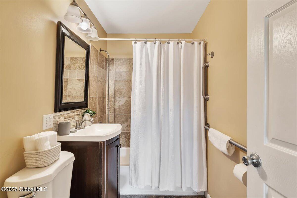 882 Obrien Avenue, Schenectady, New York image 28