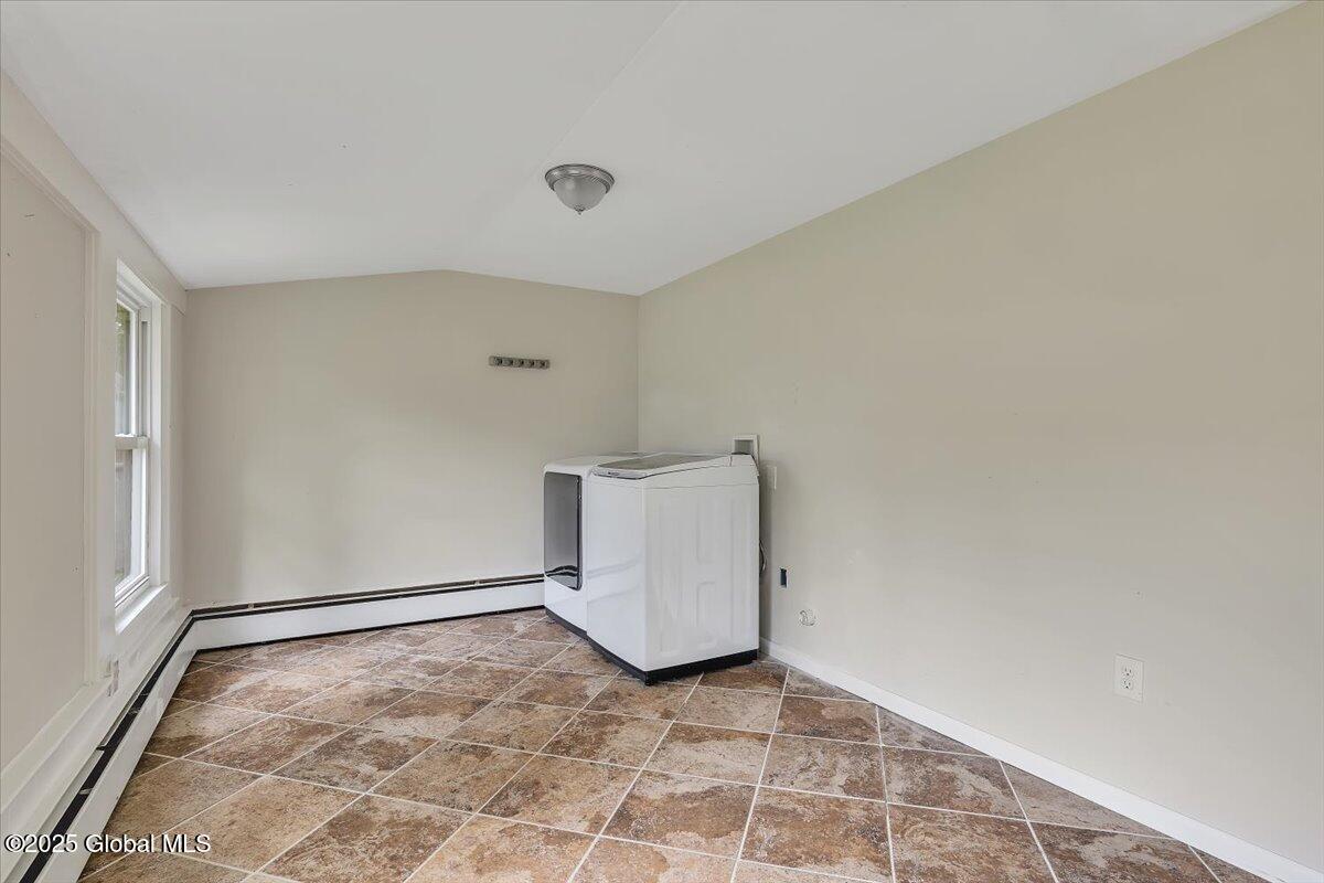 882 Obrien Avenue, Schenectady, New York image 25