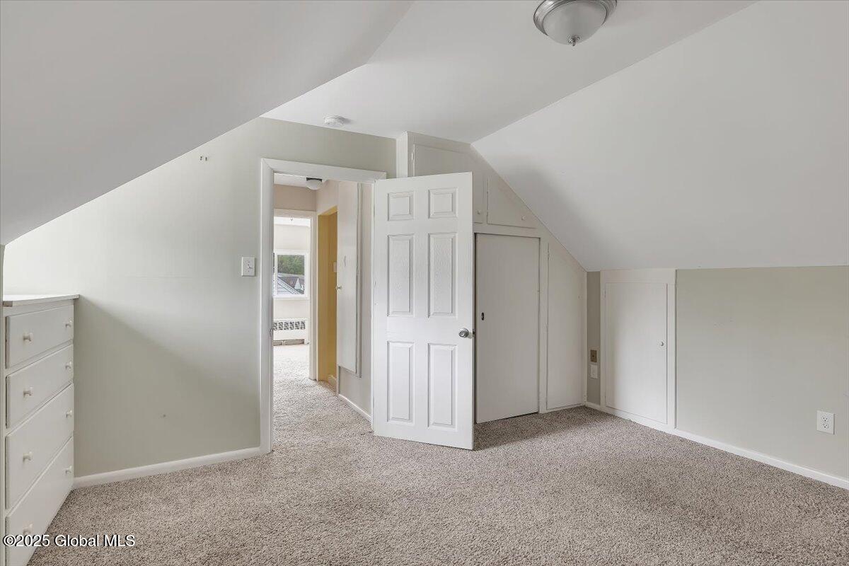 882 Obrien Avenue, Schenectady, New York image 36
