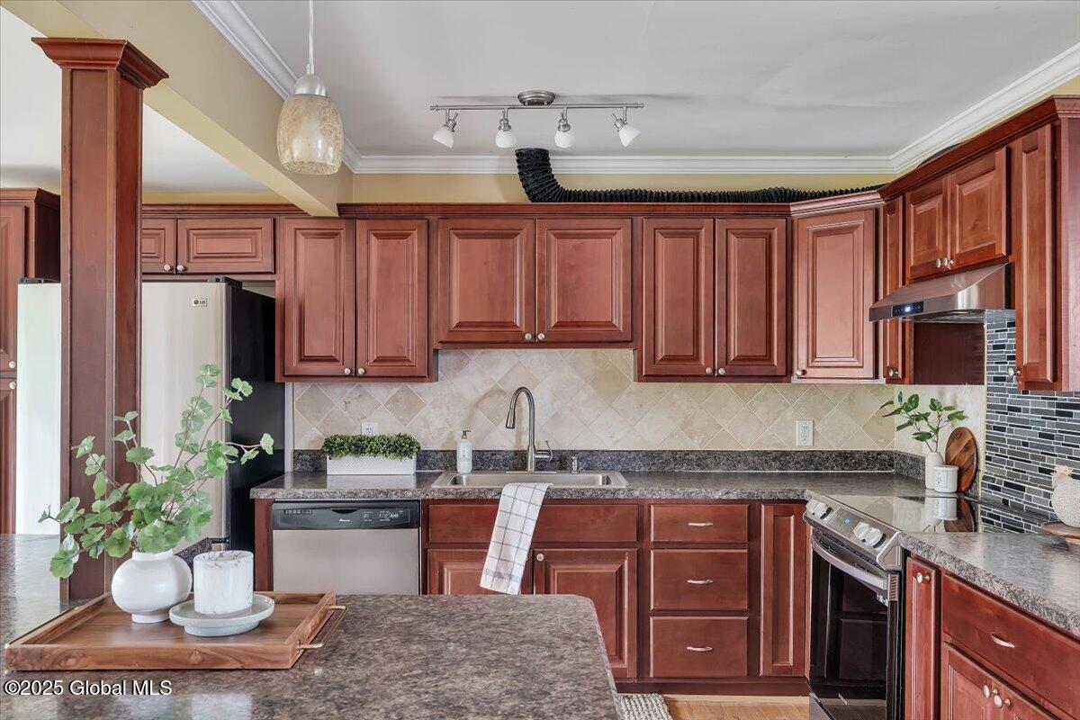882 Obrien Avenue, Schenectady, New York image 19