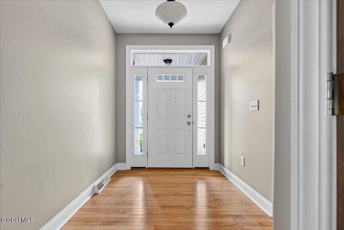 18 Lakepointe Way Way