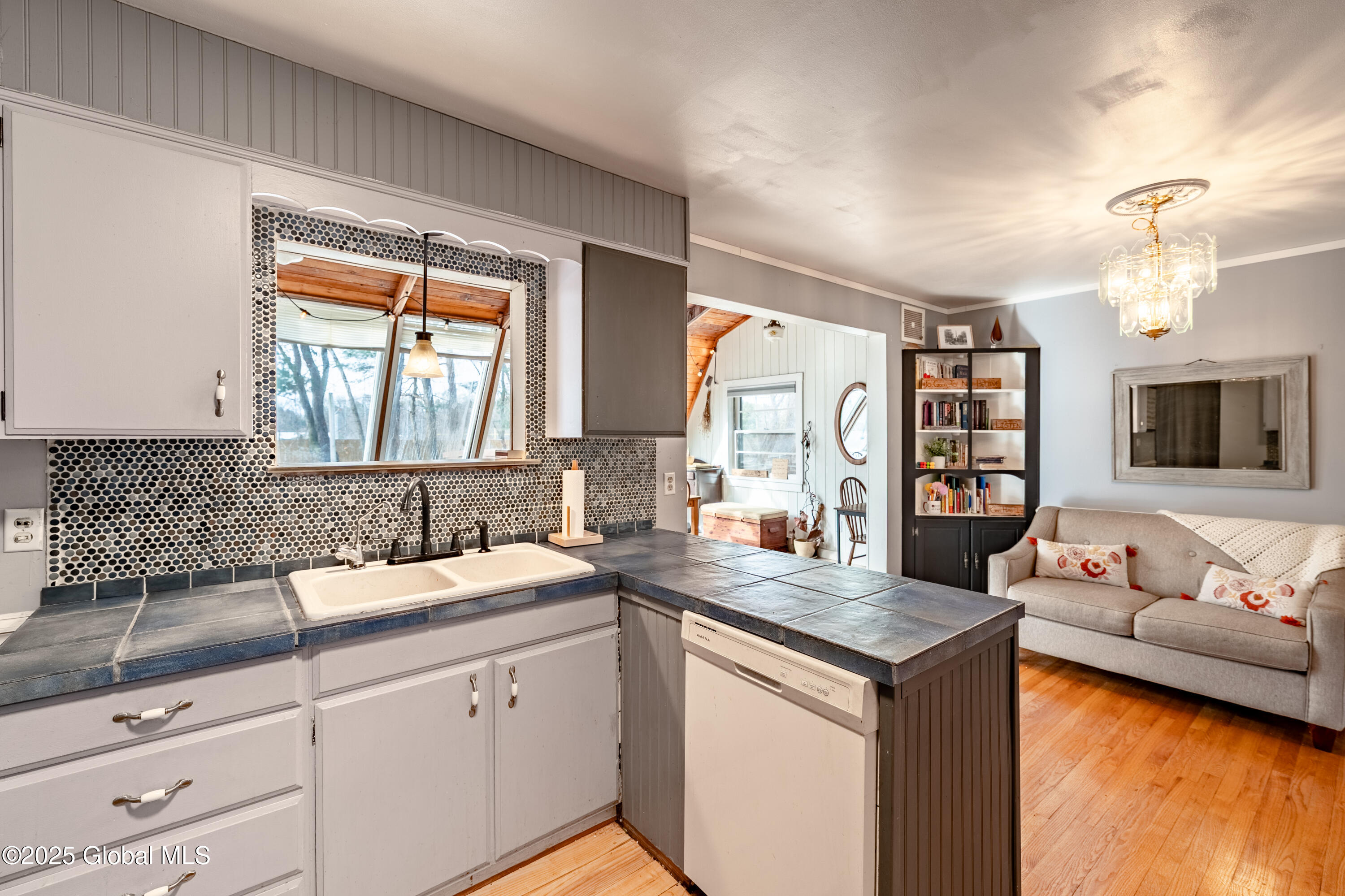36 Damask Drive, Clifton Park, New York image 4
