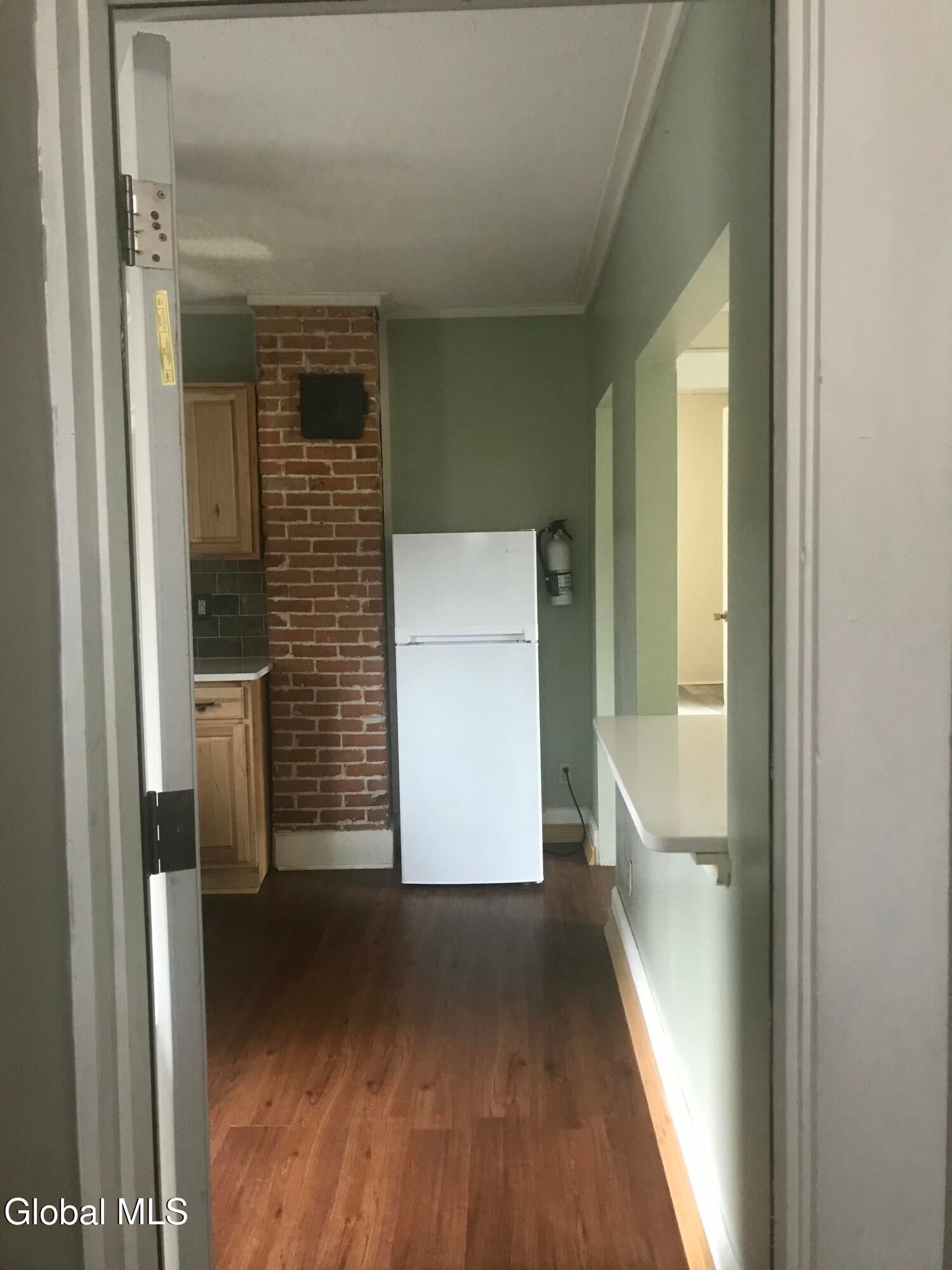 441 Glen Street Apartment 5
