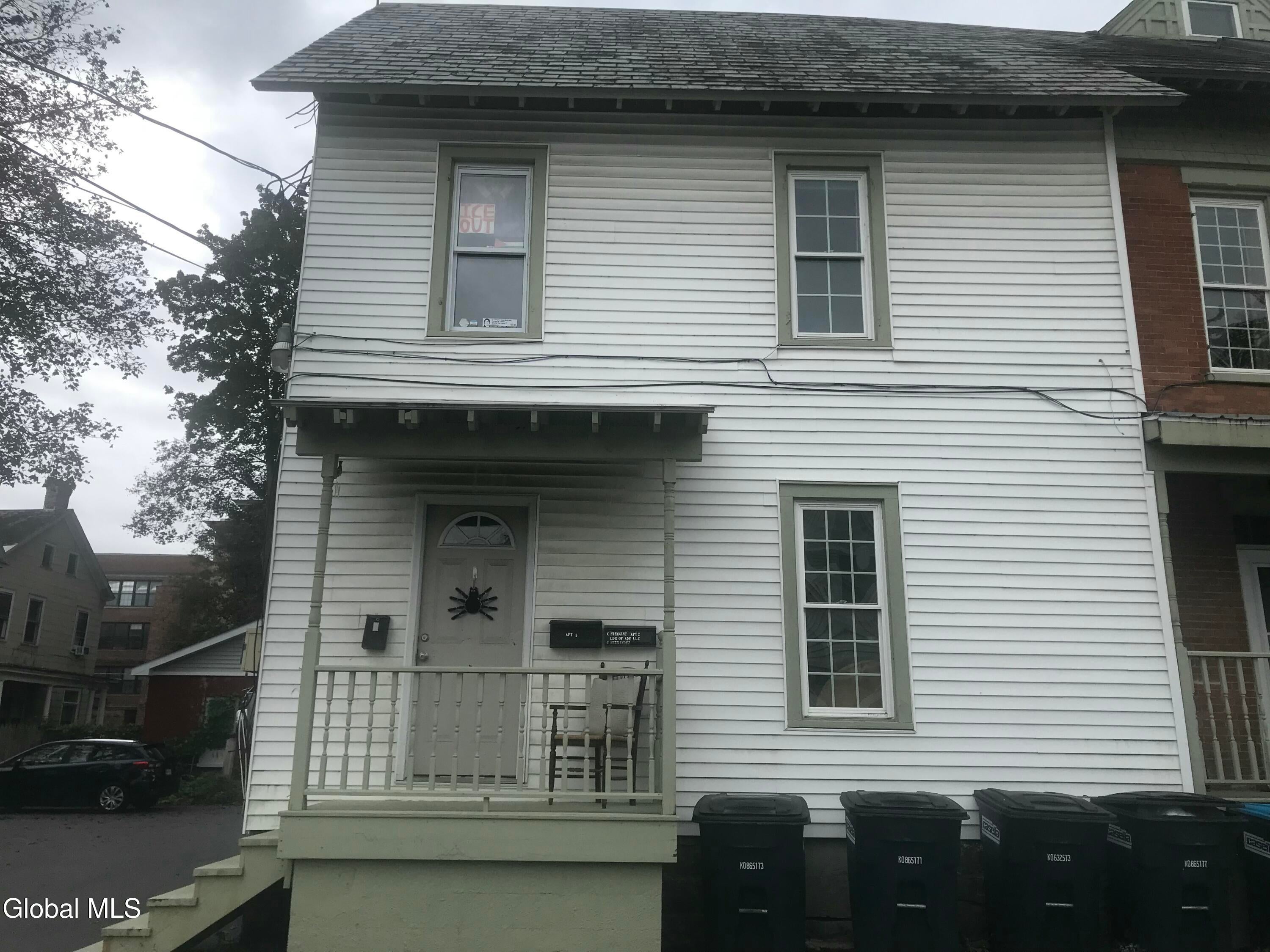 441 Glen Street Apartment 5