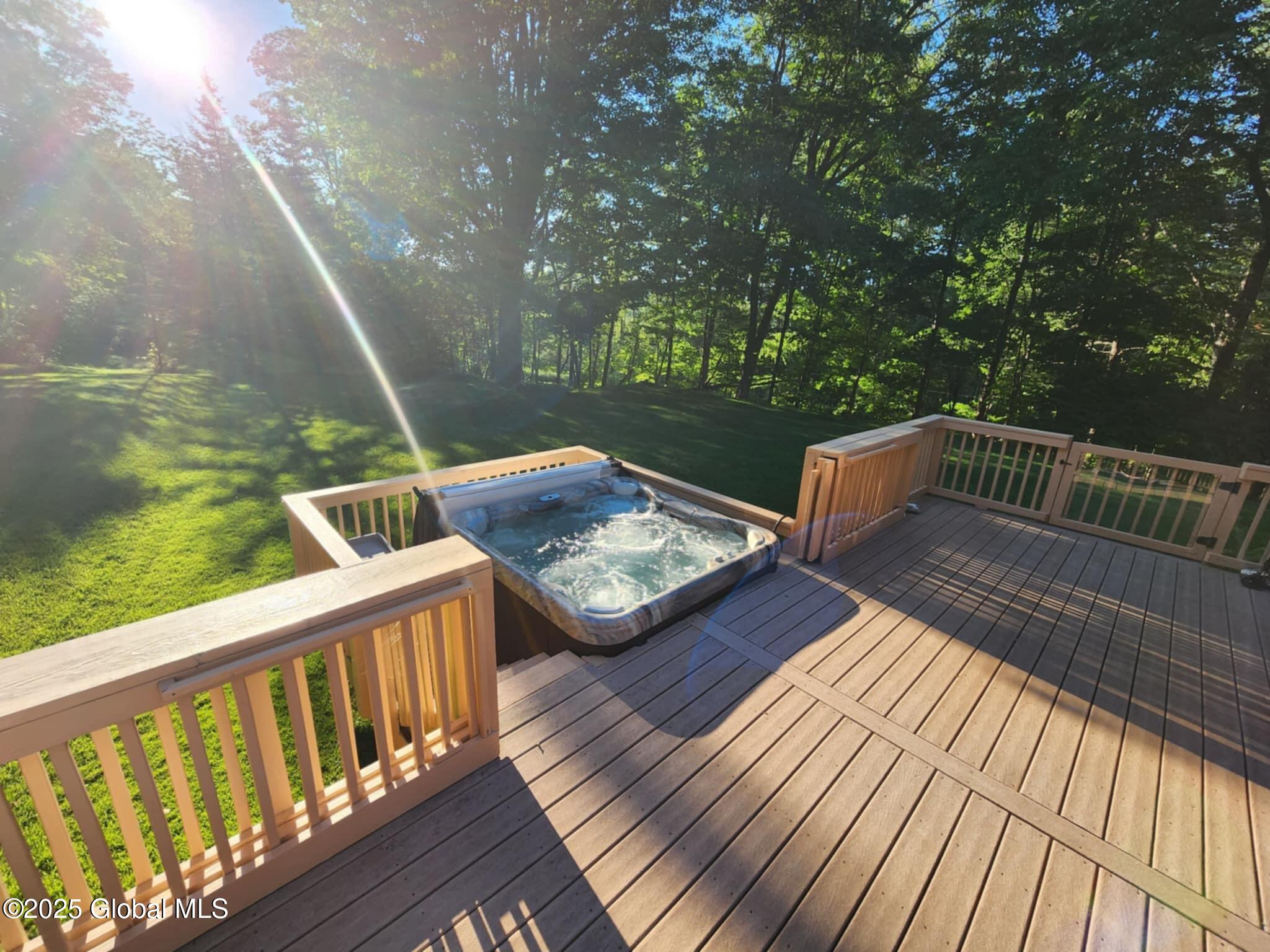 Pittsfield, Massachusetts 99999, United States, 3 Bedrooms Bedrooms, ,3 BathroomsBathrooms,Residential,Active,142425