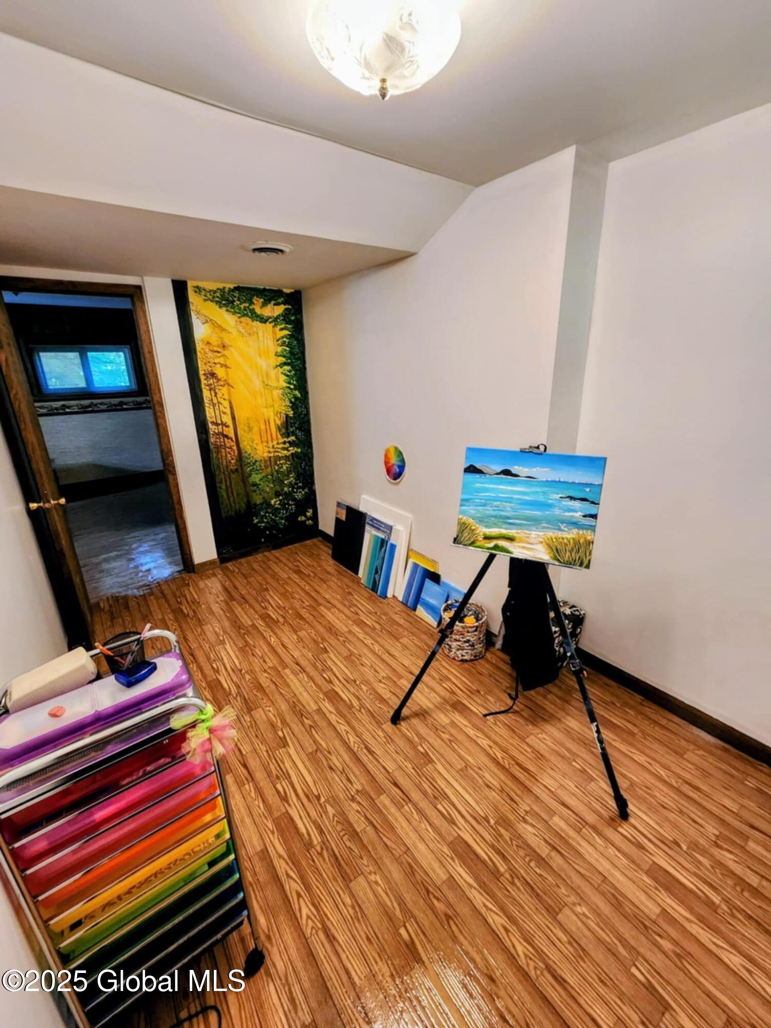 Pittsfield, Massachusetts 99999, United States, 3 Bedrooms Bedrooms, ,3 BathroomsBathrooms,Residential,Active,142425