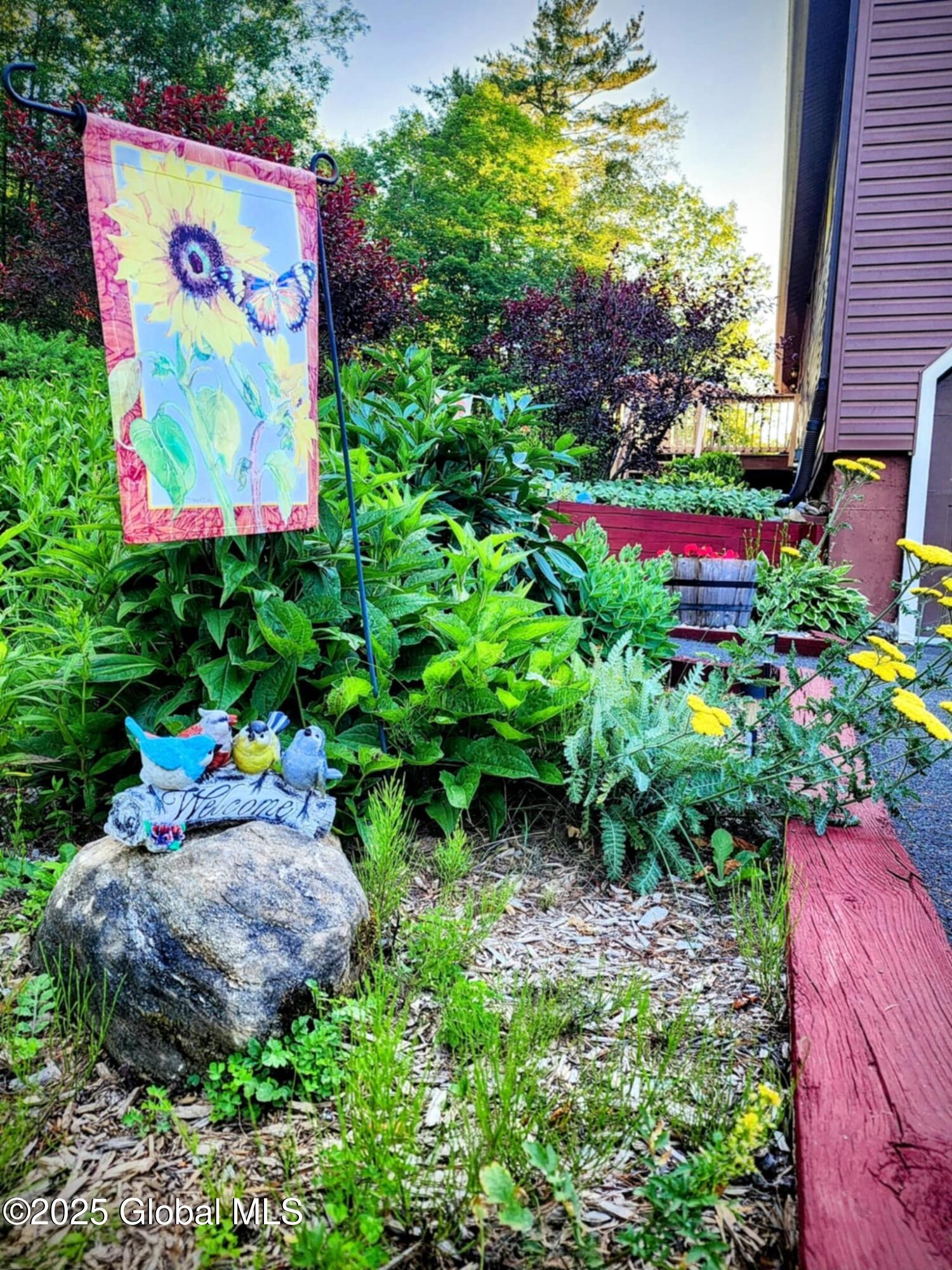 Pittsfield, Massachusetts 99999, United States, 3 Bedrooms Bedrooms, ,3 BathroomsBathrooms,Residential,Active,142425