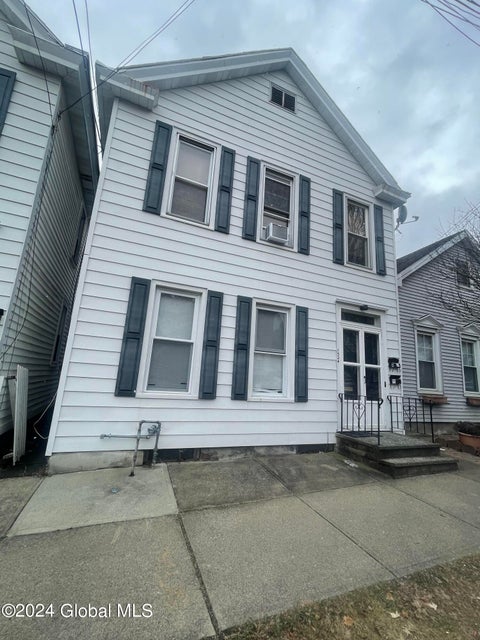 Apartment For Rent - 1524 5th Avenue #2ND FLOOR<br/> Albany County, Watervliet, NY 12189