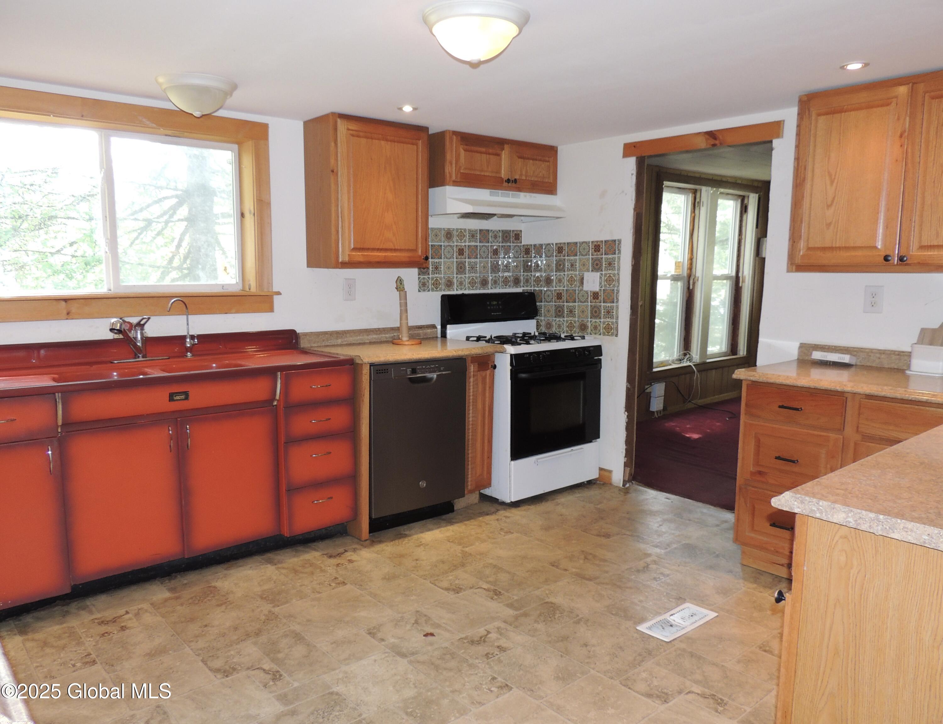 30 Prospect Street, Warrensburg, New York image 8