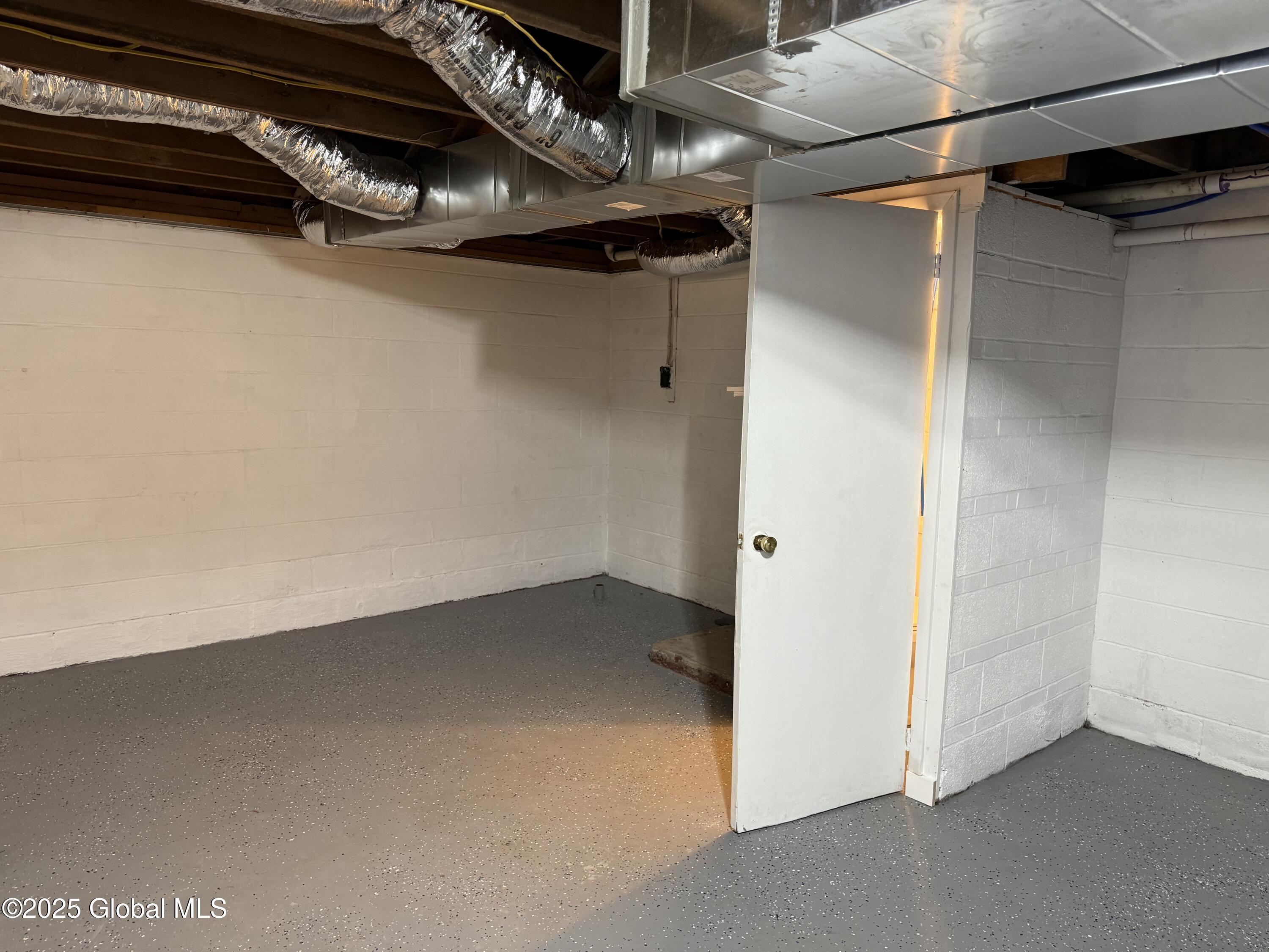 305 W Fulton Street, Gloversville, New York image 20