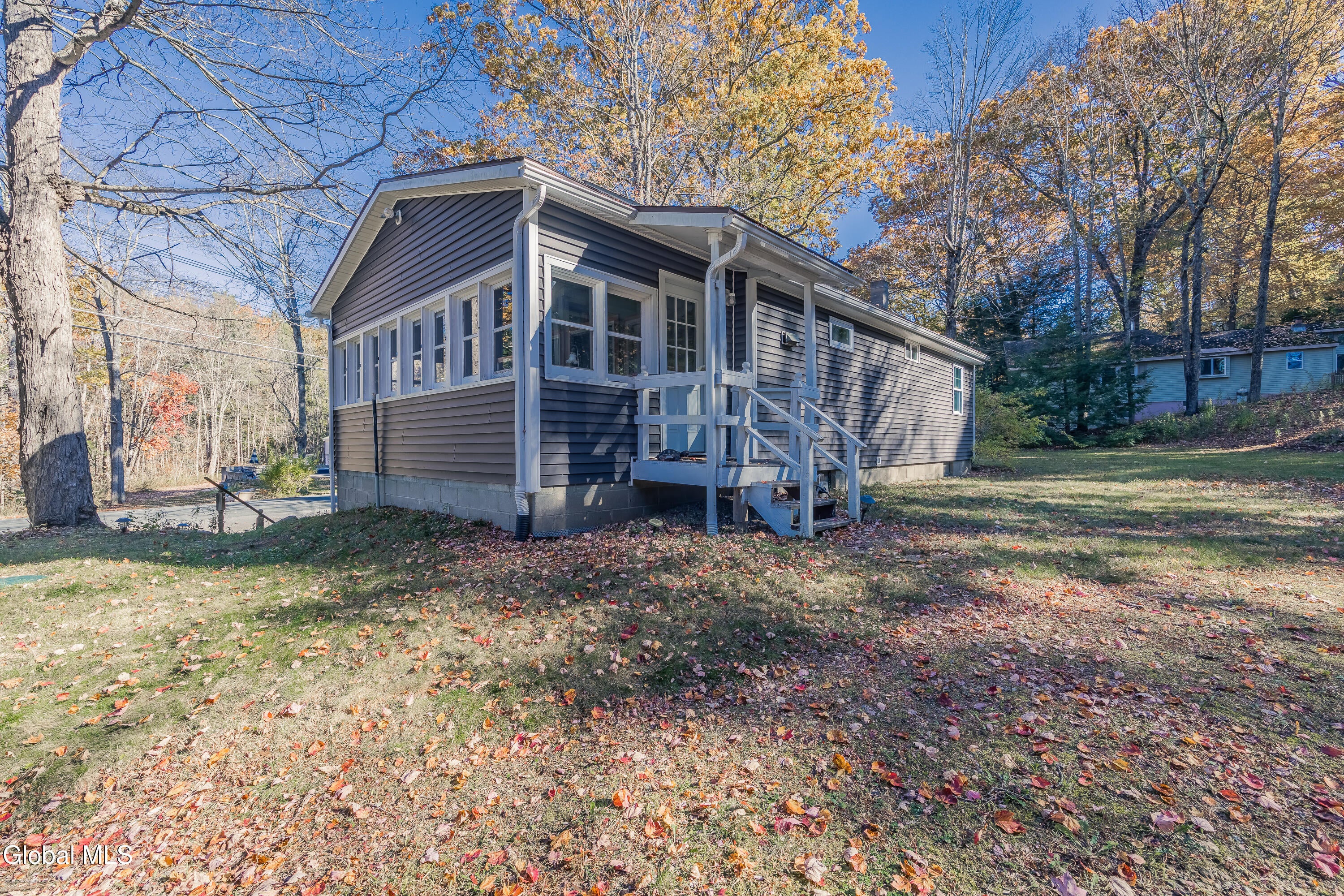 5779 Lake Road